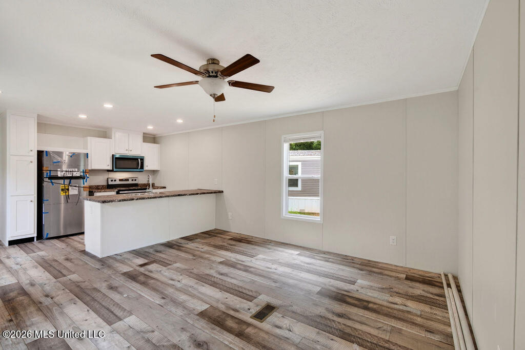 7729 Narcissus Drive Property Photo 6