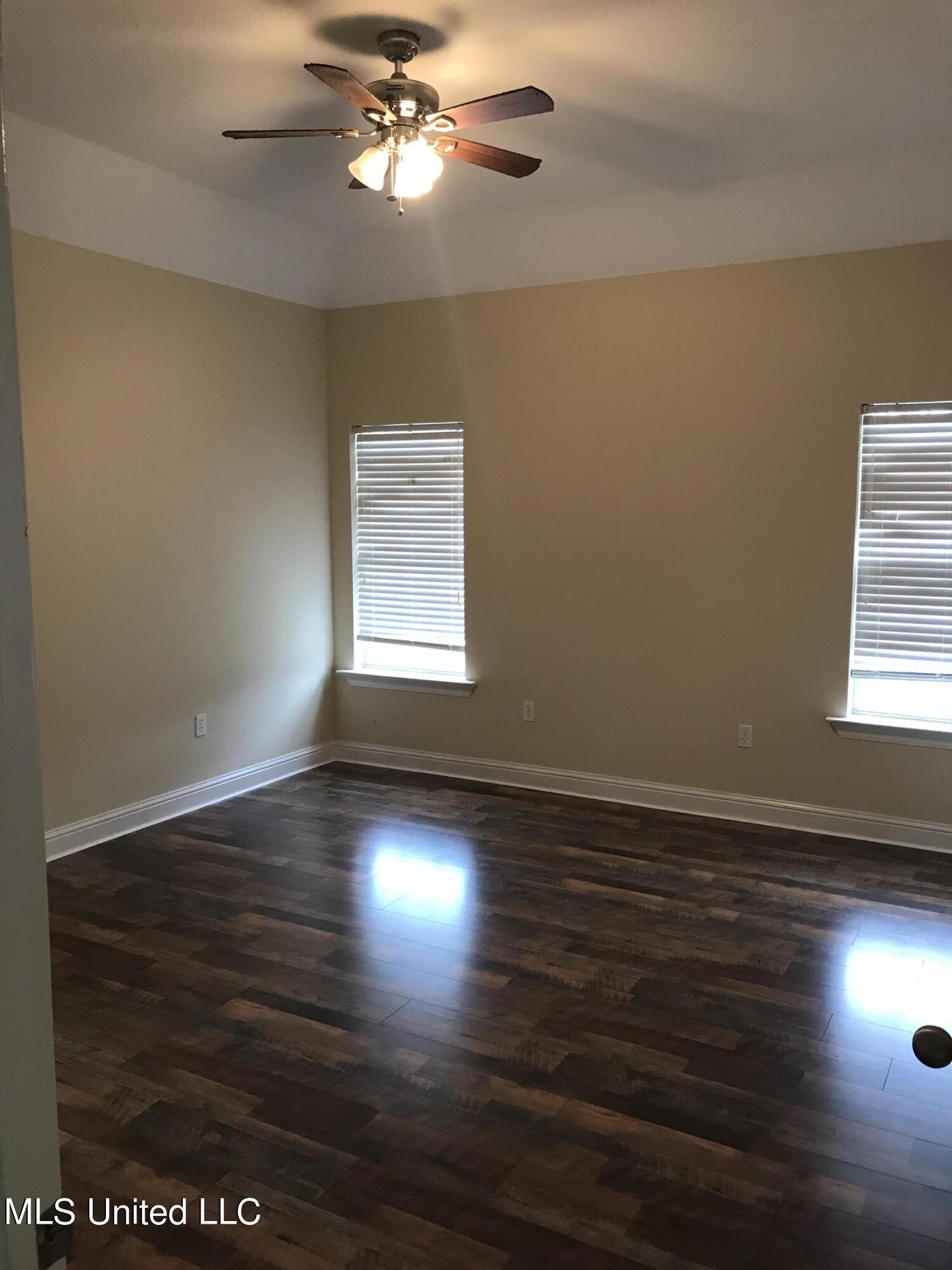 6805 Dickens Way Drive Property Photo 5