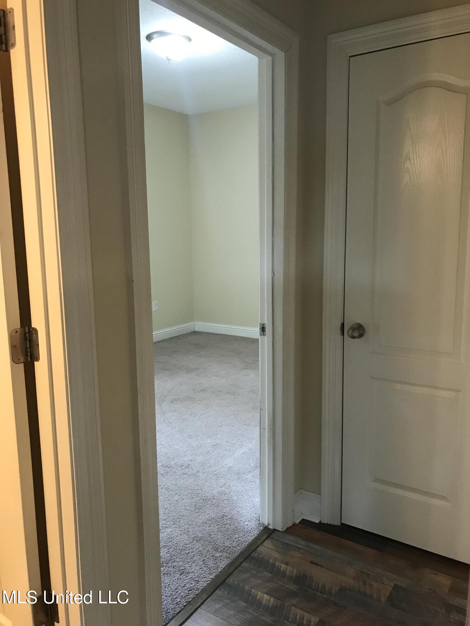 6805 Dickens Way Drive Property Photo 7