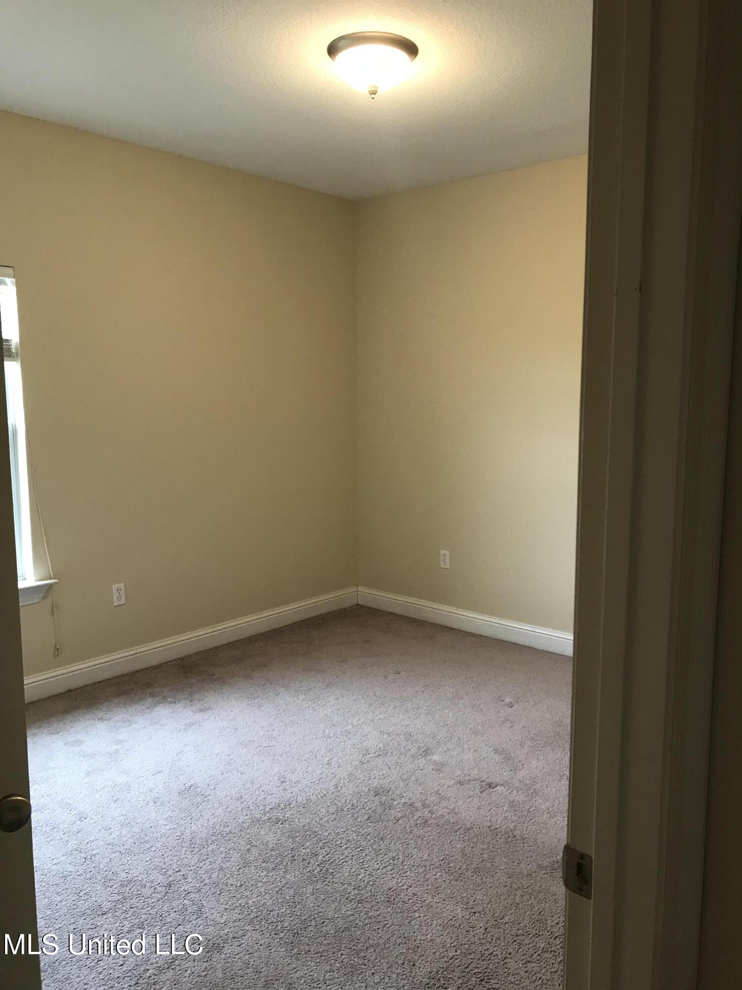 6805 Dickens Way Drive Property Photo 8