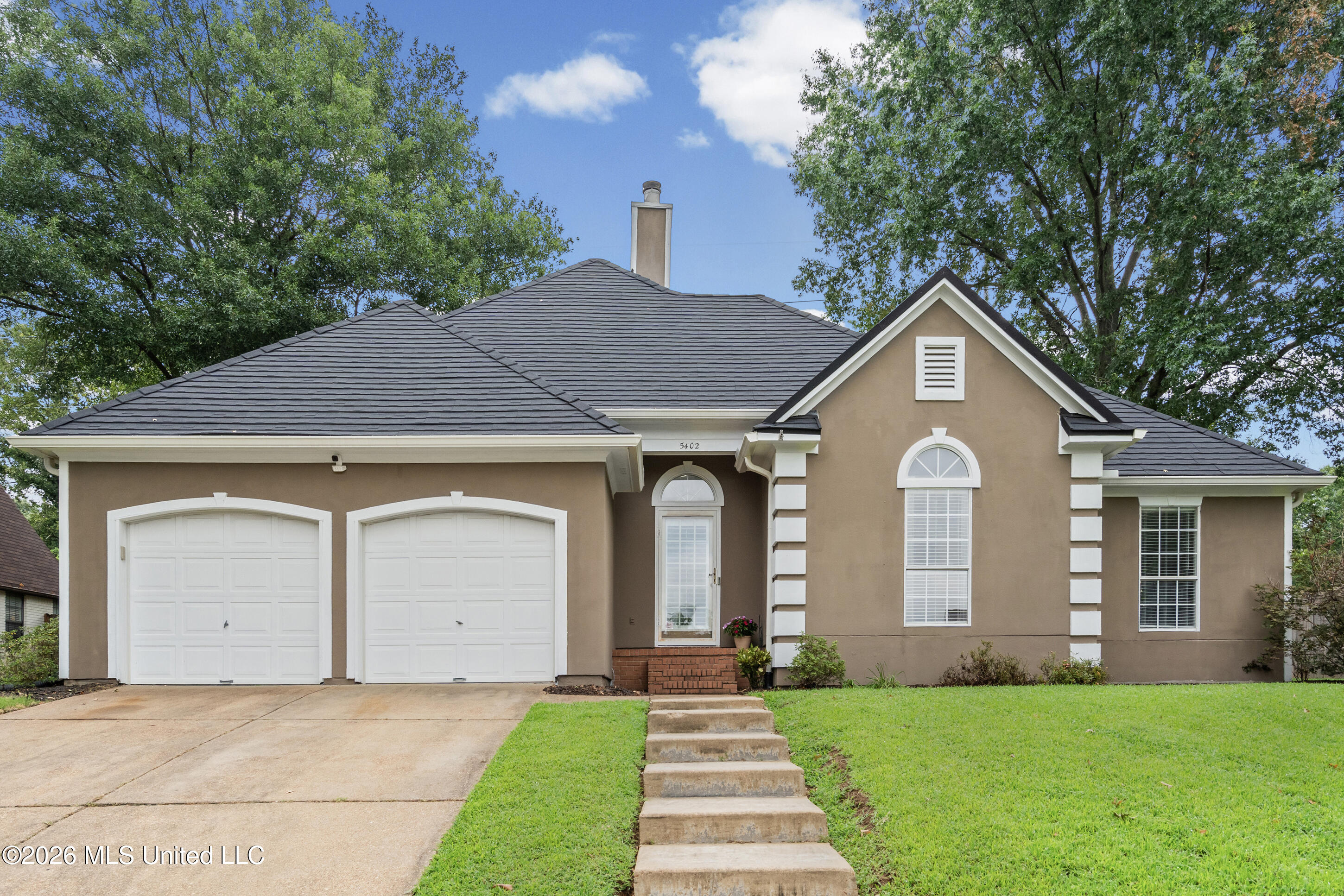 5402 Peach Trail Drive Property Photo 1