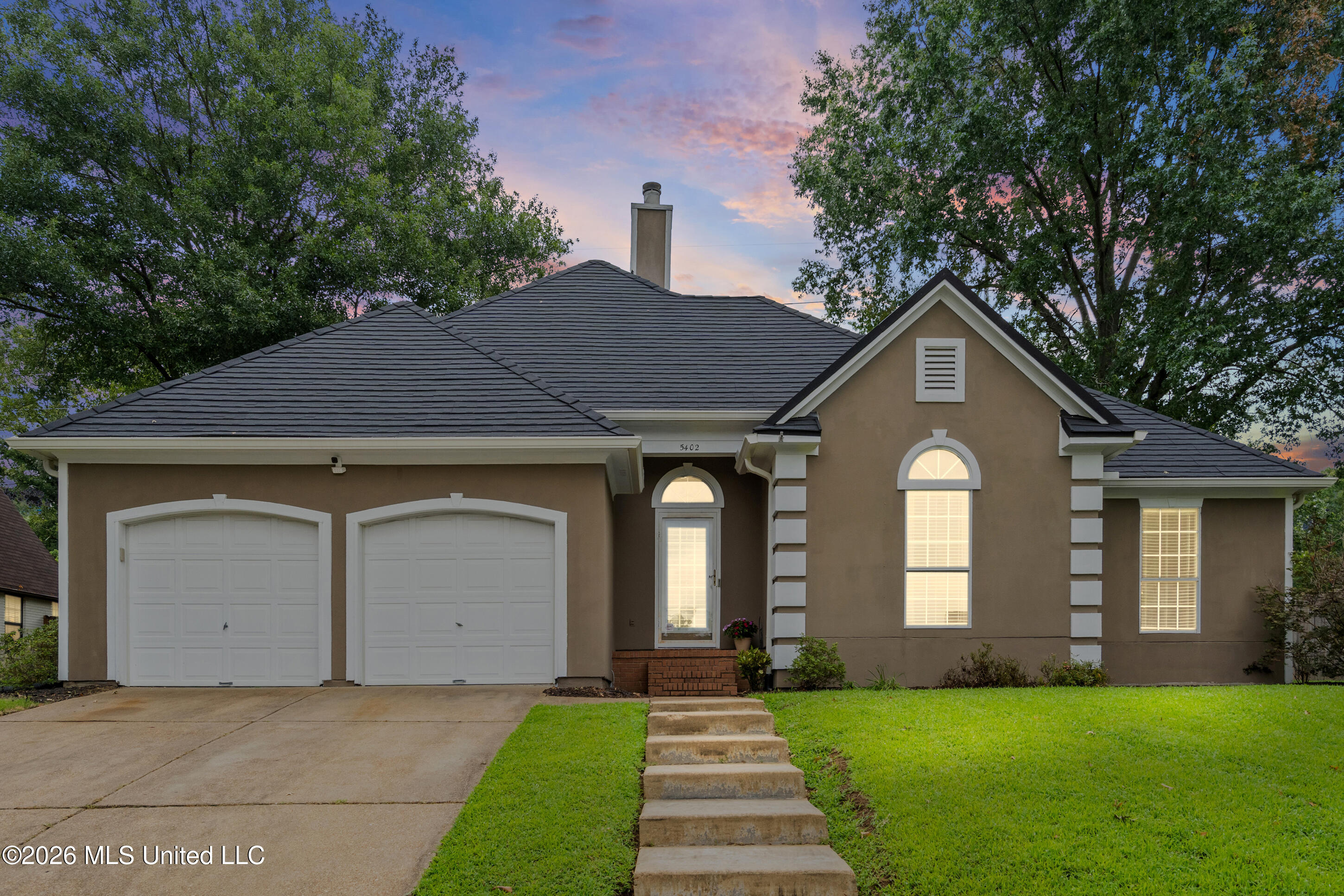 5402 Peach Trail Drive Property Photo 4