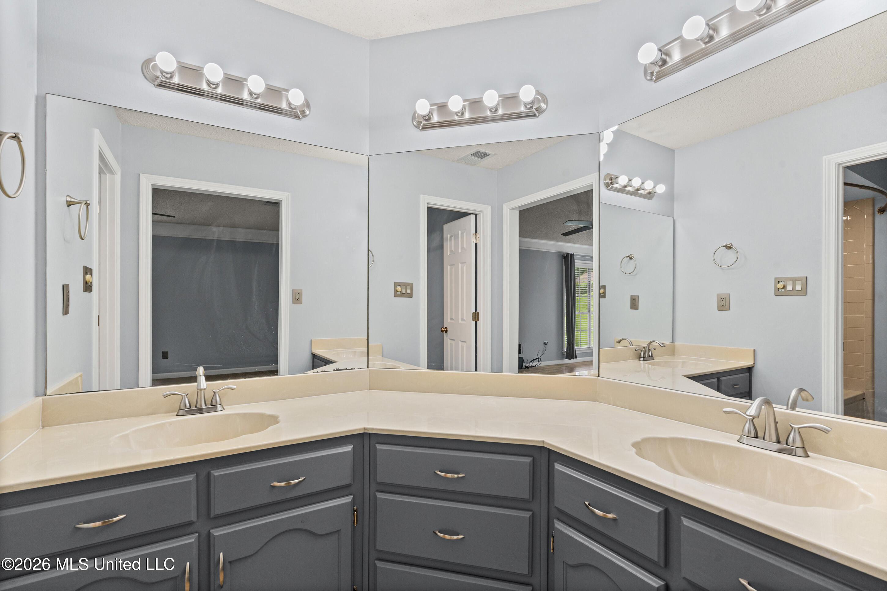 5402 Peach Trail Drive Property Photo 18