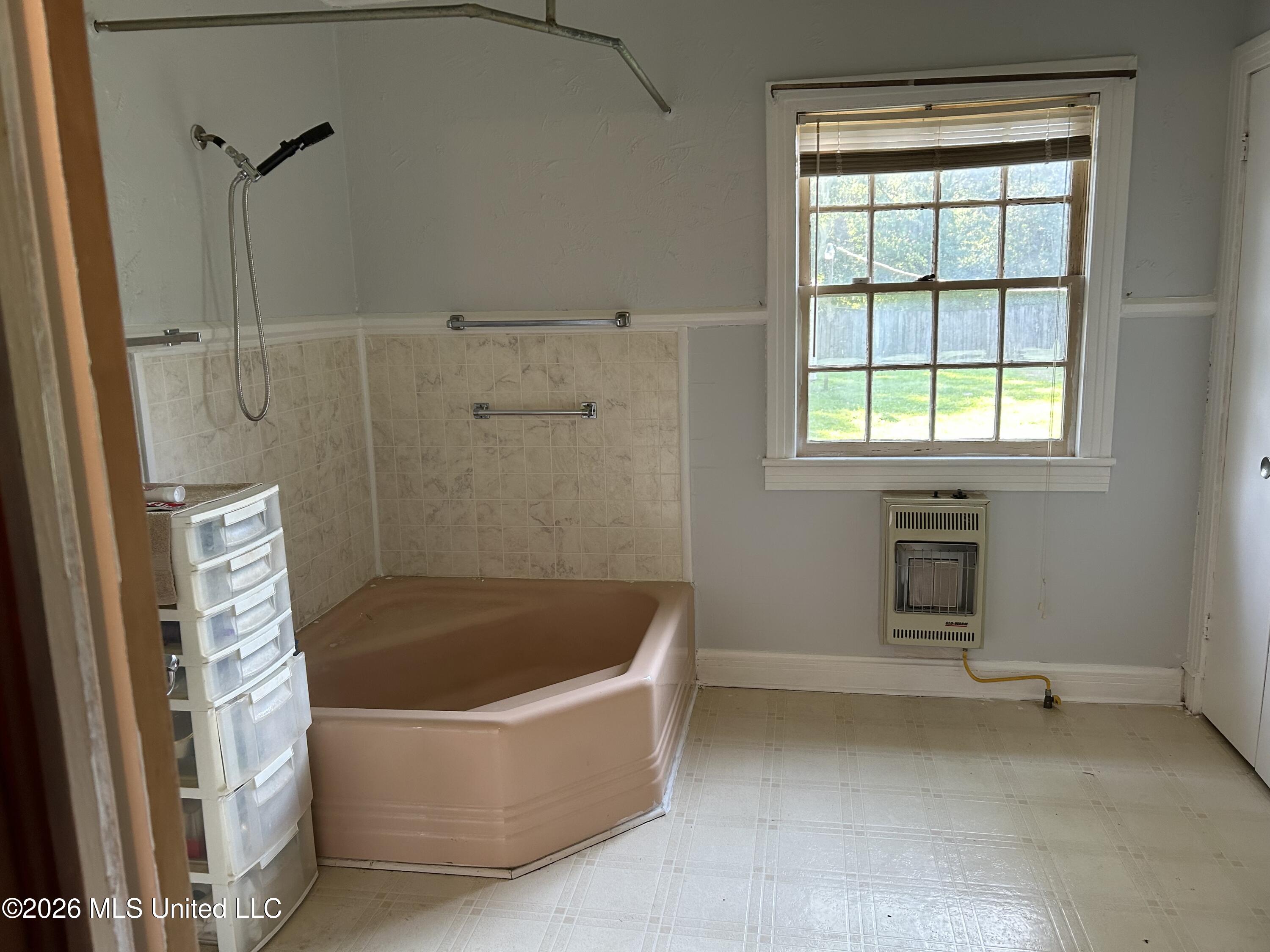 306 S Main Street Property Photo 7
