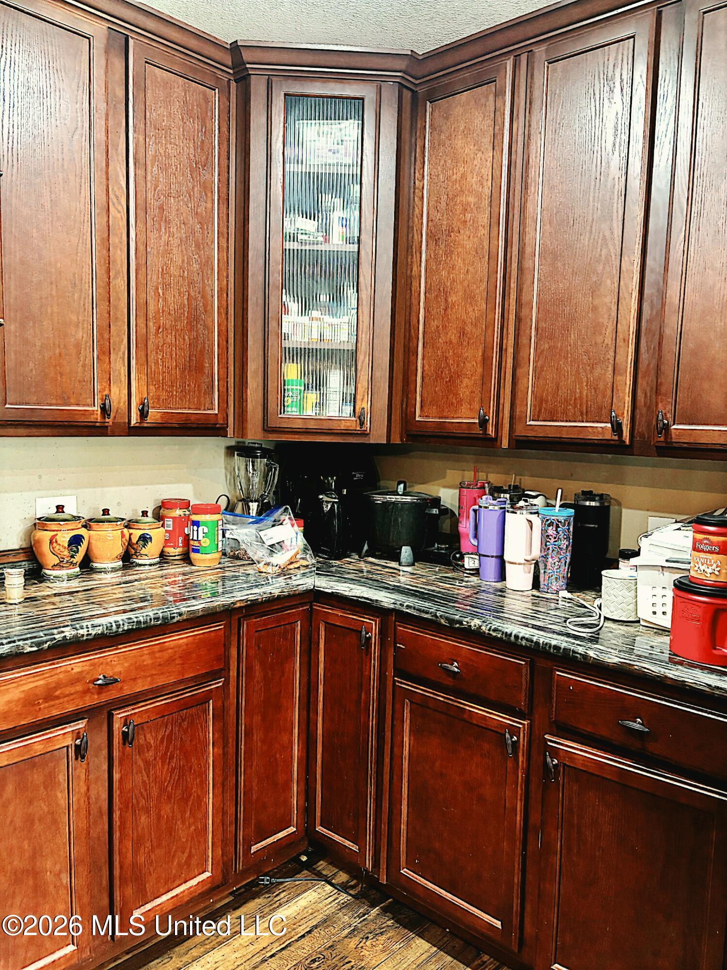 291 Henderson Road Property Photo 5
