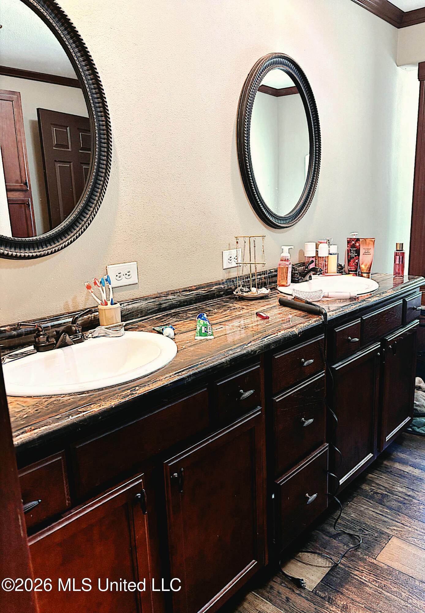291 Henderson Road Property Photo 14