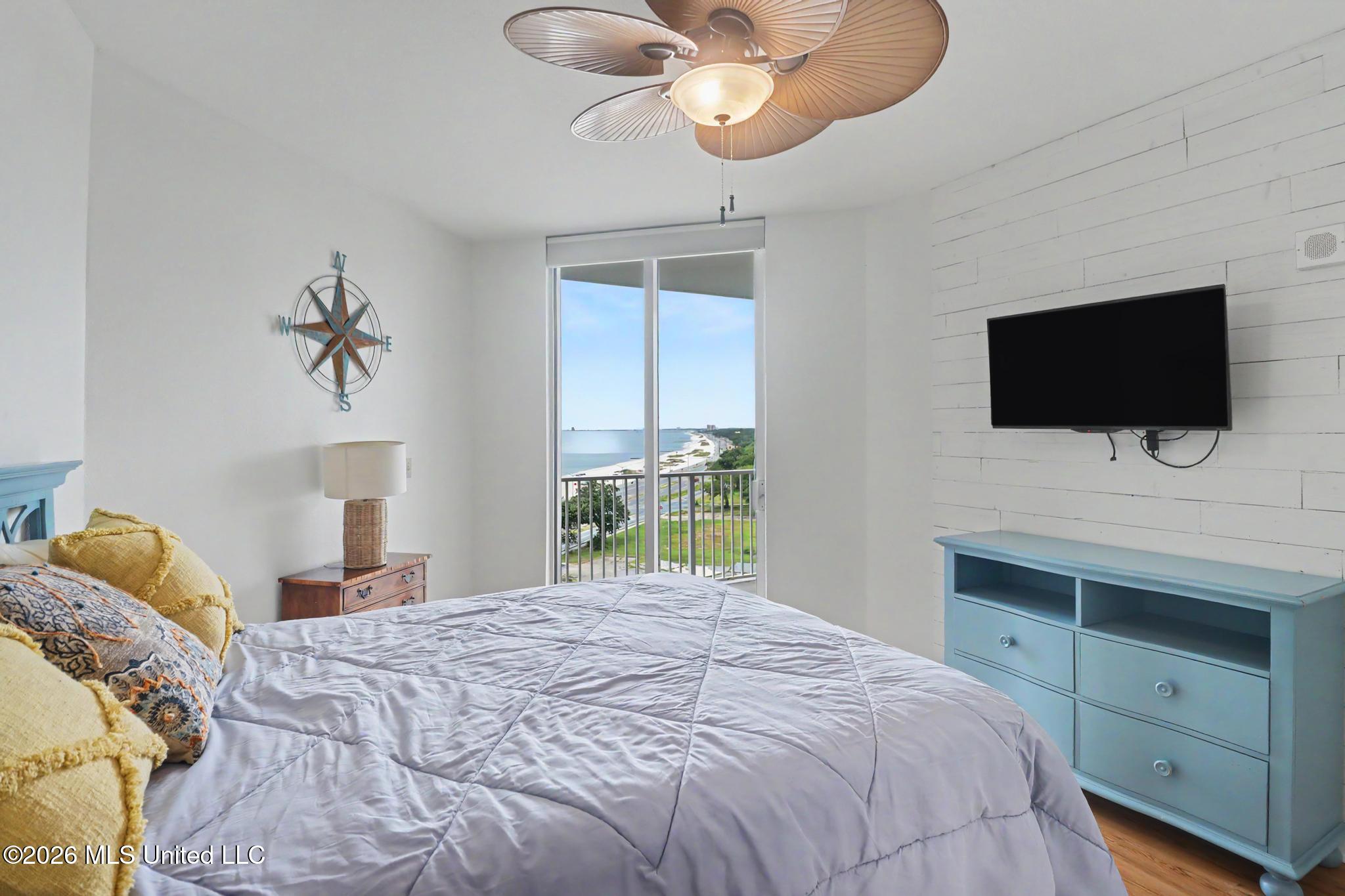 2668 Beach Boulevard Property Photo 16
