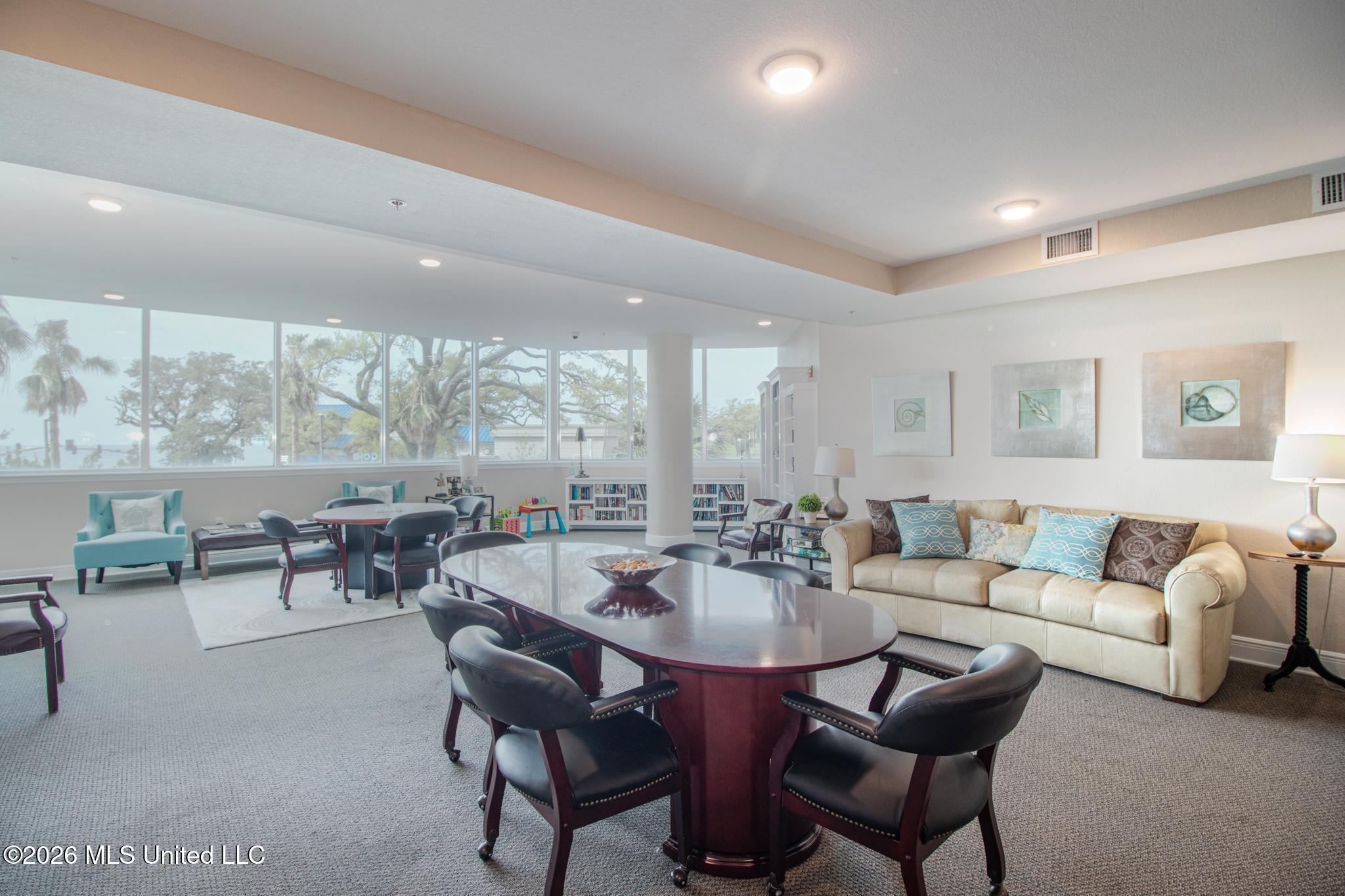2668 Beach Boulevard Property Photo 25