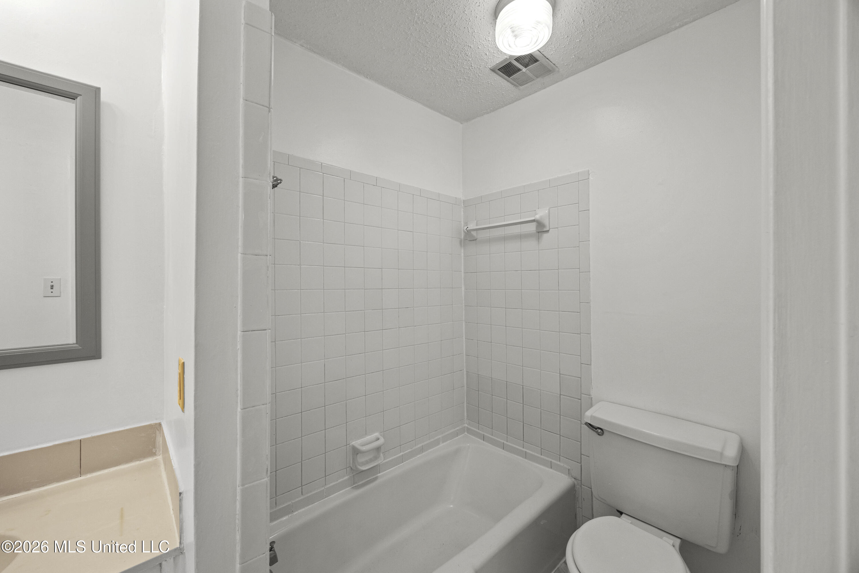 1255 E County Line Road Property Photo 16
