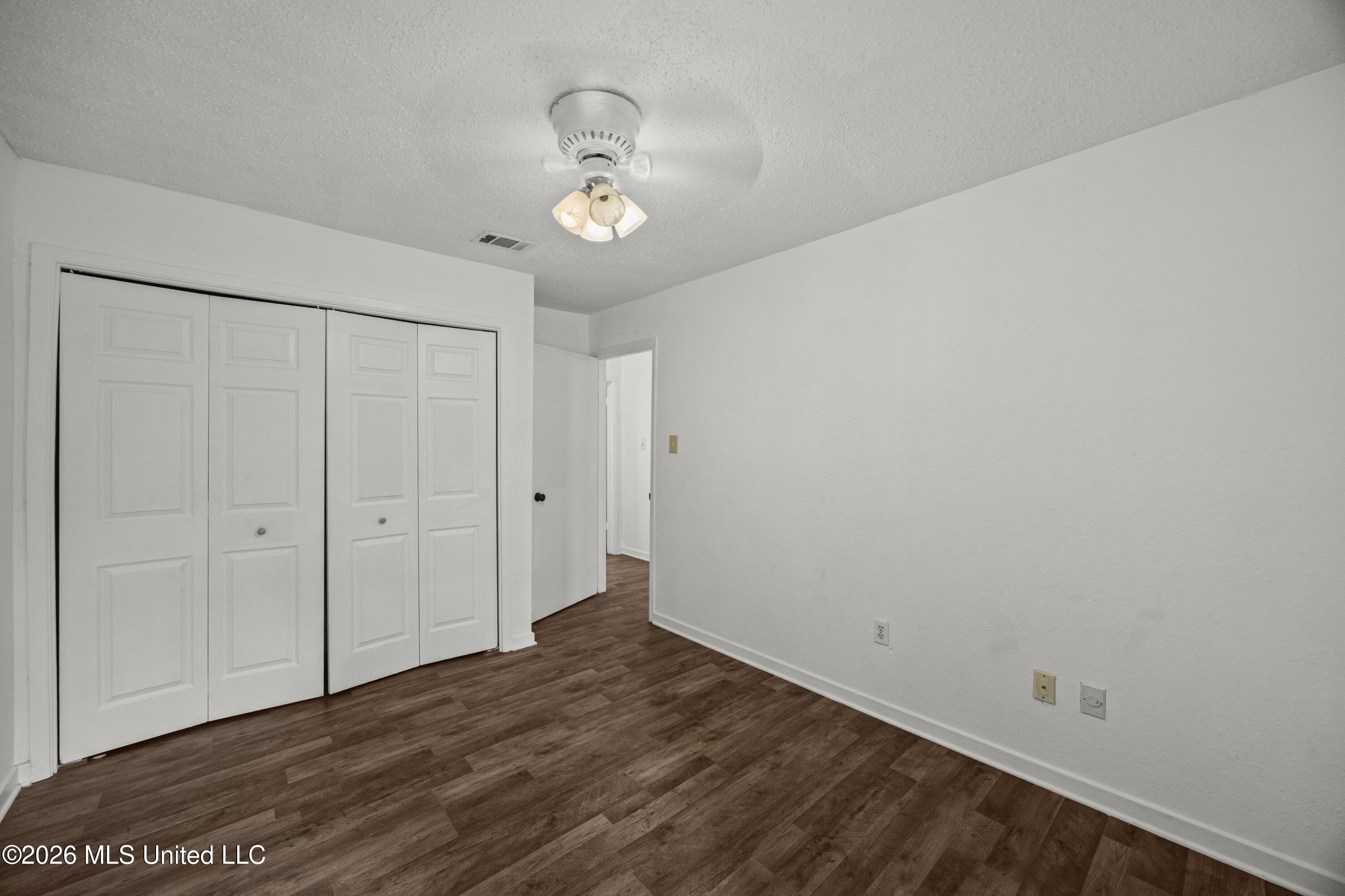 1255 E County Line Road Property Photo 19