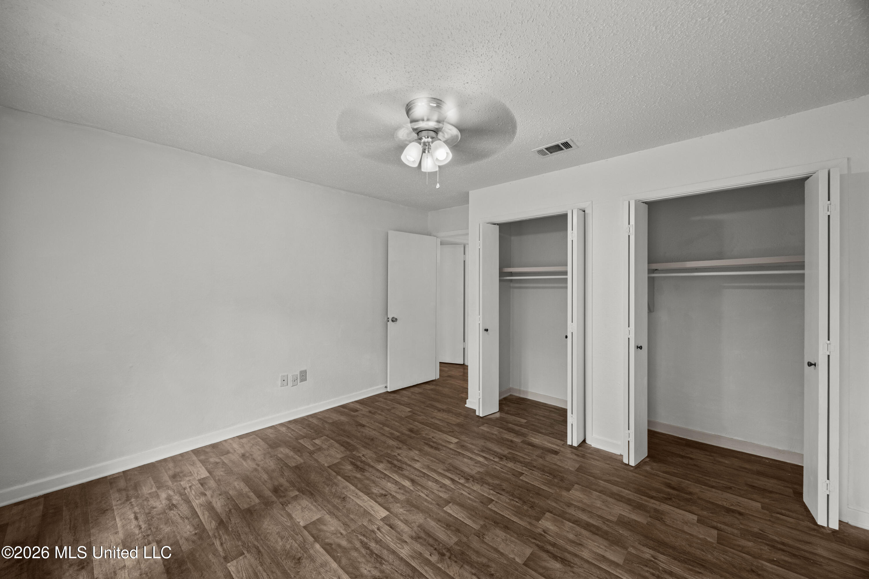 1255 E County Line Road Property Photo 22