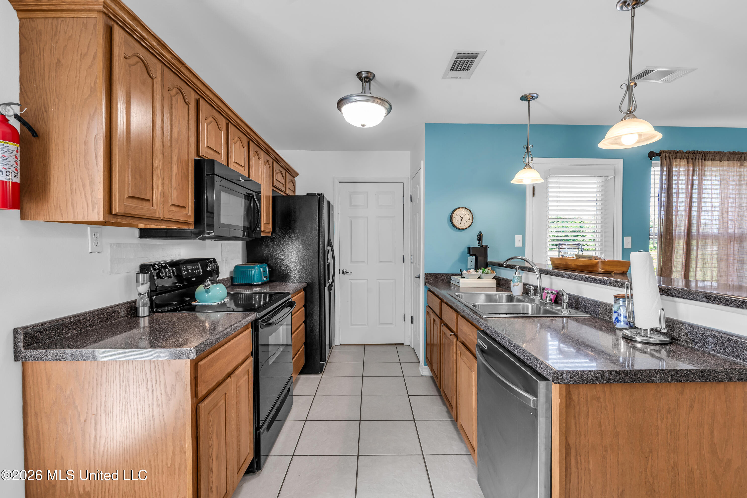 329 Davis Street Property Photo 9