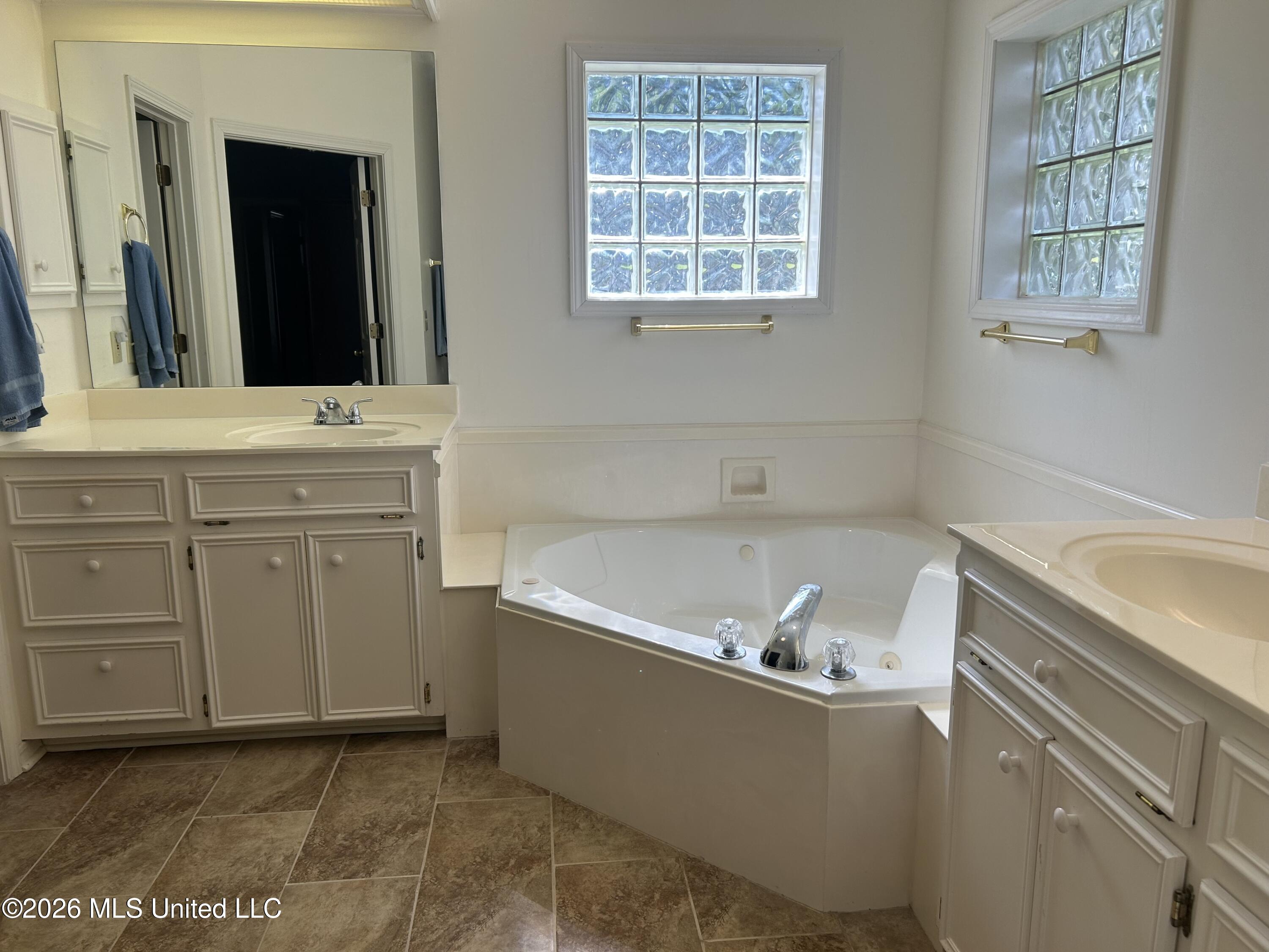 403 Autumn Creek Property Photo 13