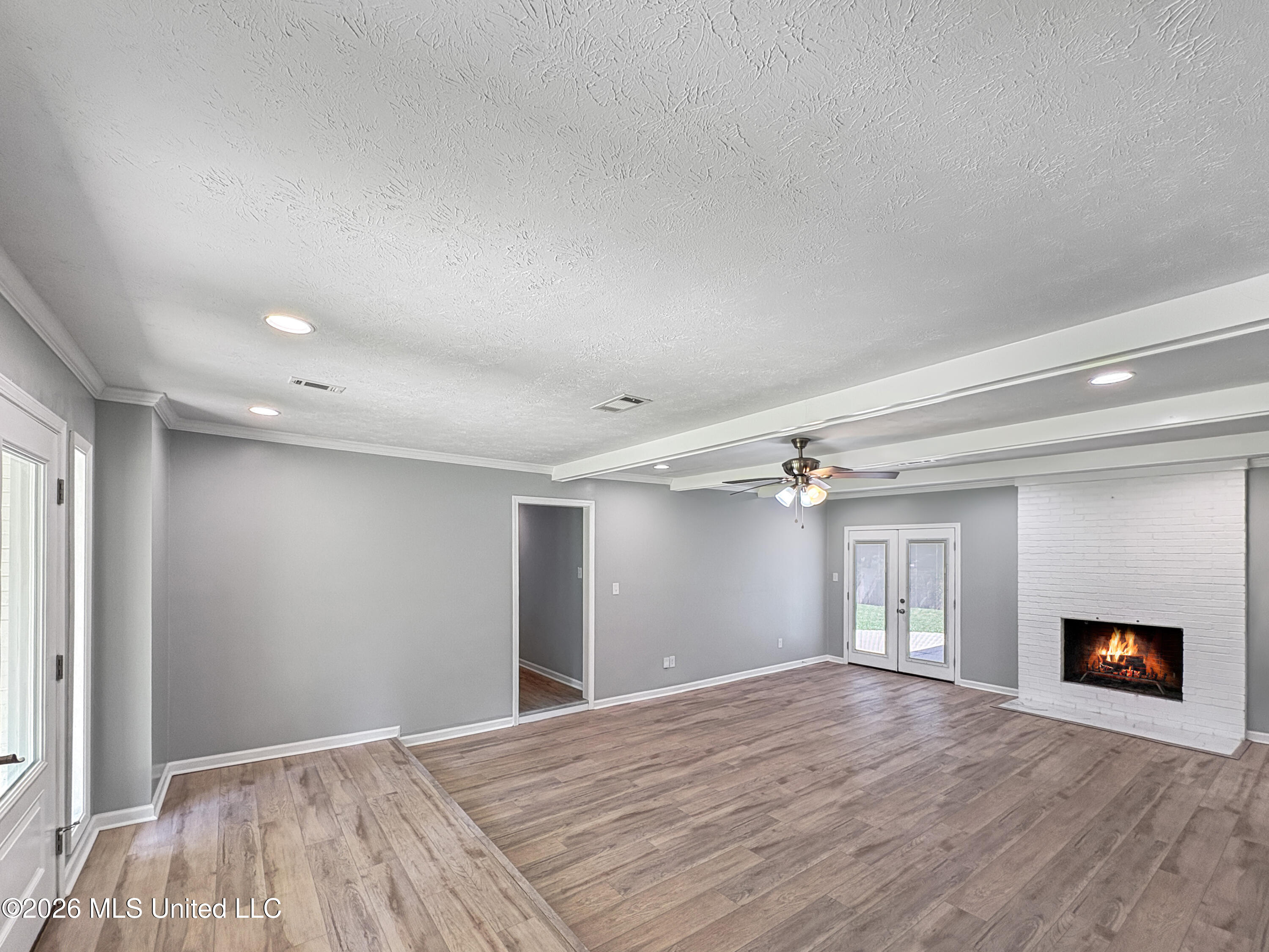 200 Poplar Drive Property Photo 6