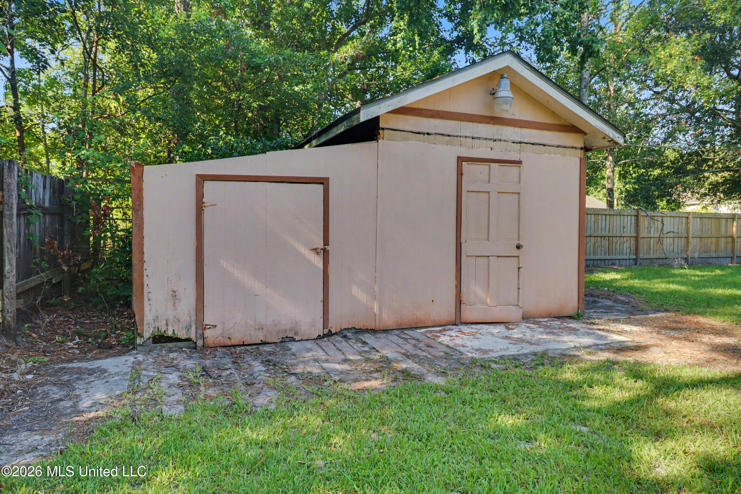 225 Trout Street Property Photo 27
