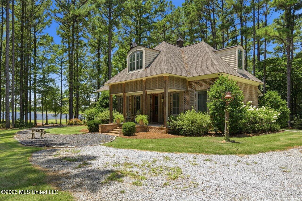 103 Lakeshore Cove Property Photo 2