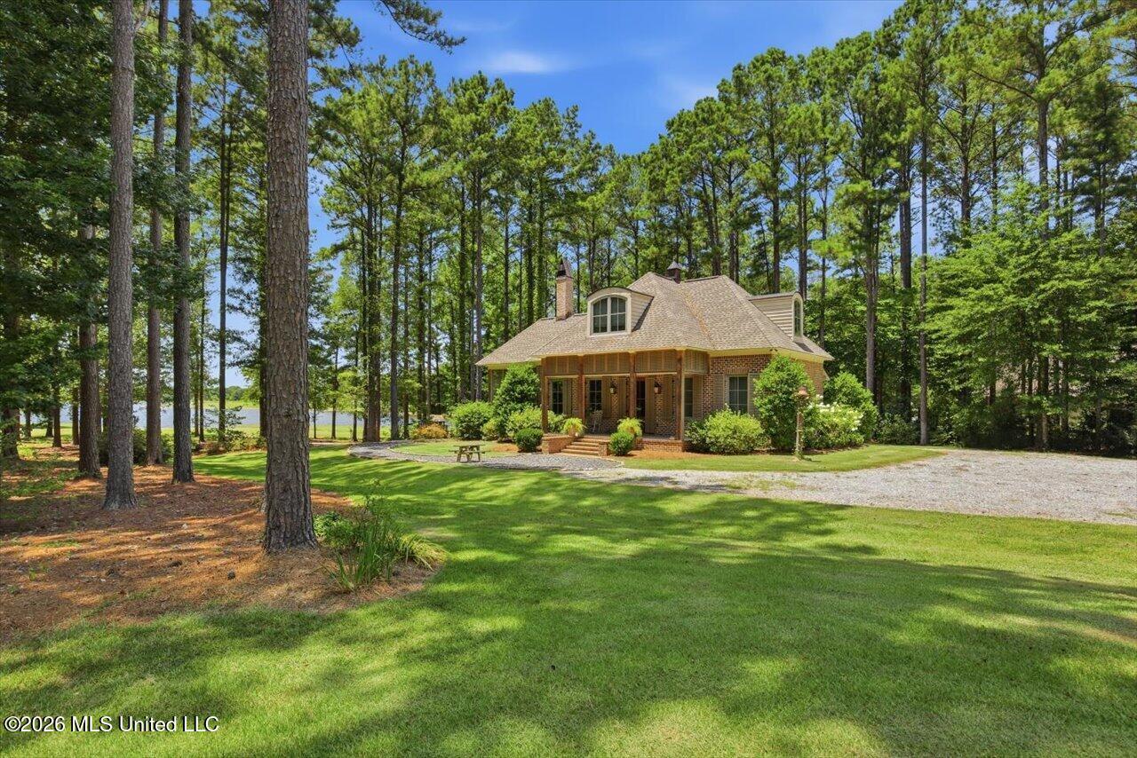 103 Lakeshore Cove Property Photo 3