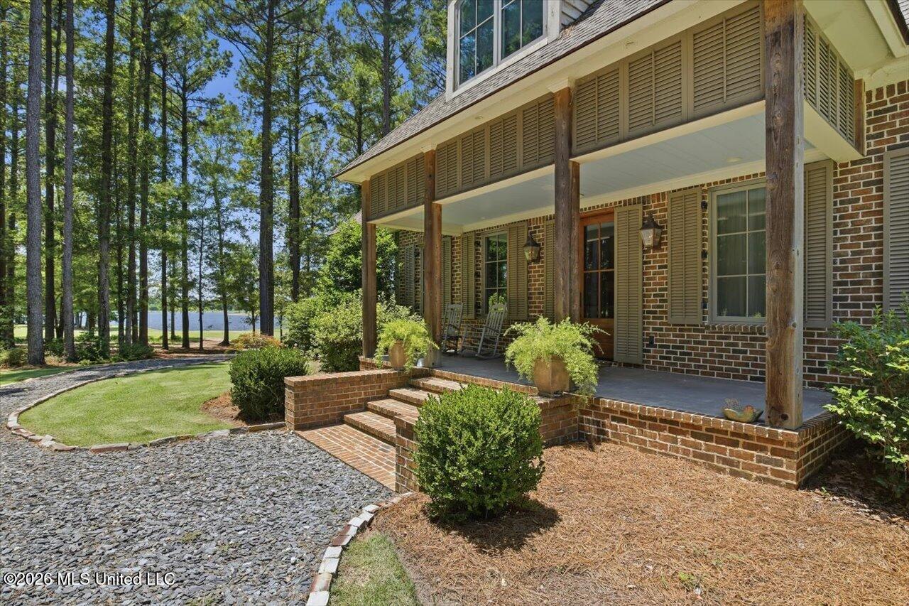 103 Lakeshore Cove Property Photo 6
