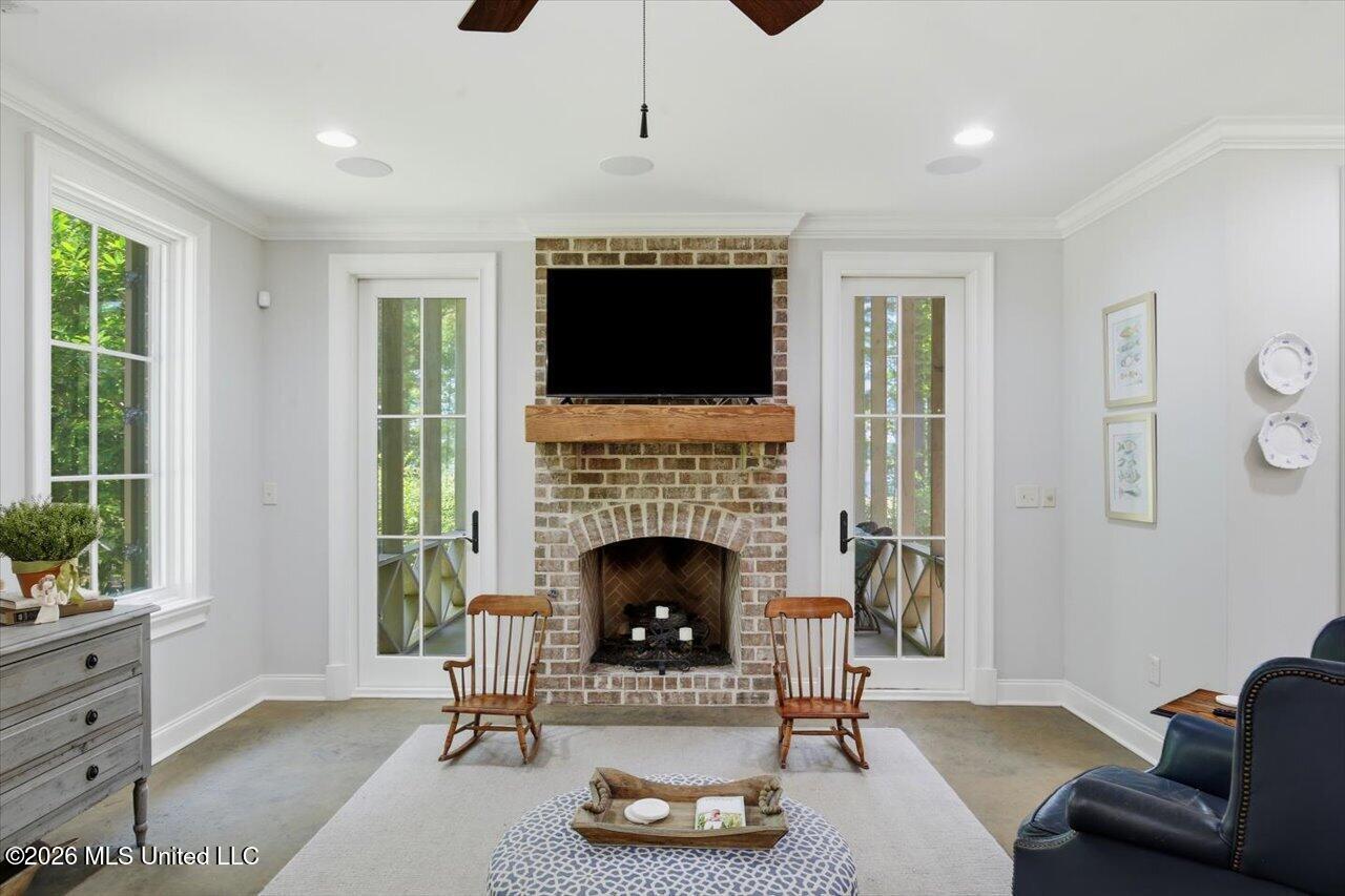 103 Lakeshore Cove Property Photo 10