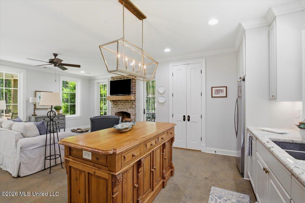 103 Lakeshore Cove Property Photo 18