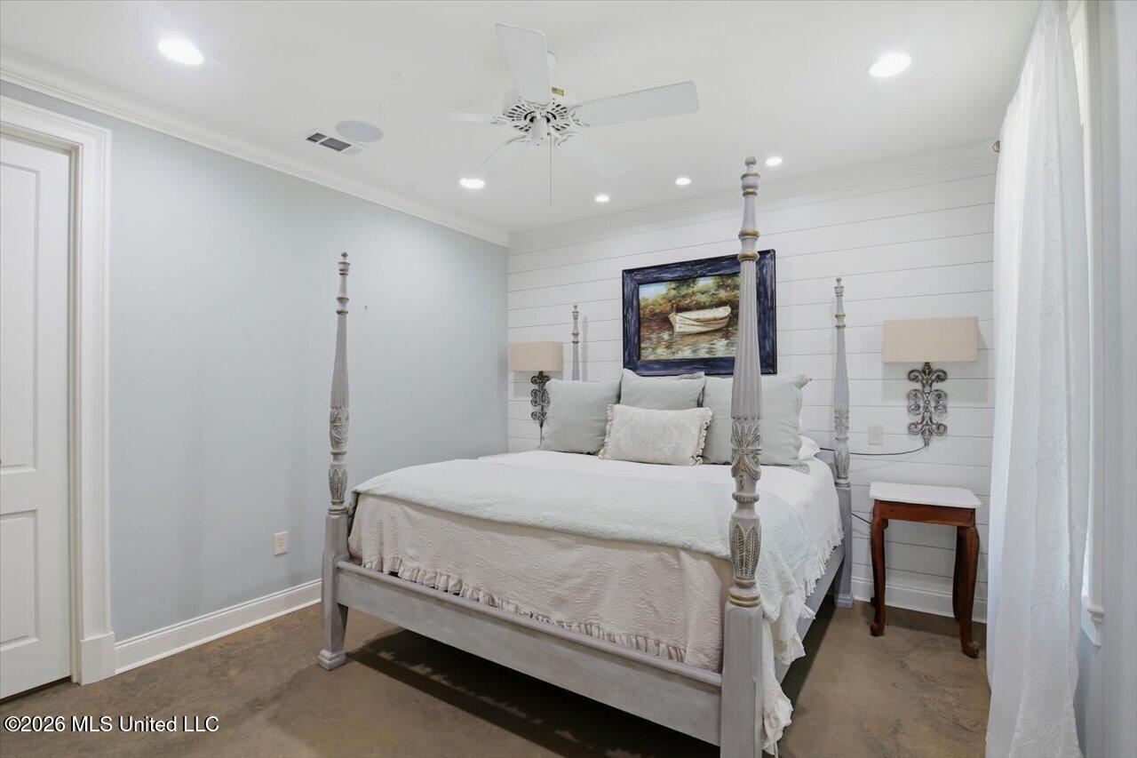 103 Lakeshore Cove Property Photo 21