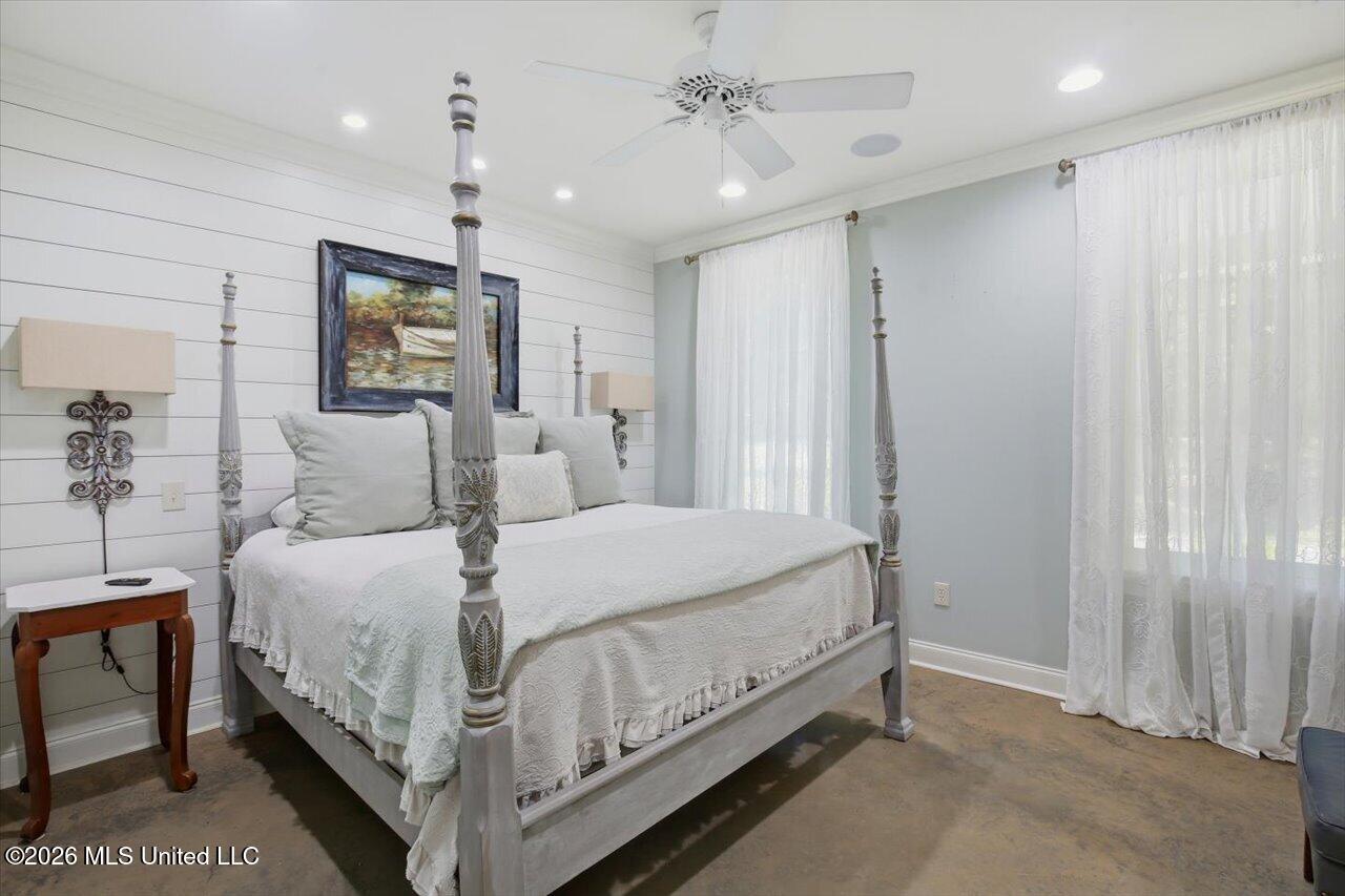 103 Lakeshore Cove Property Photo 22