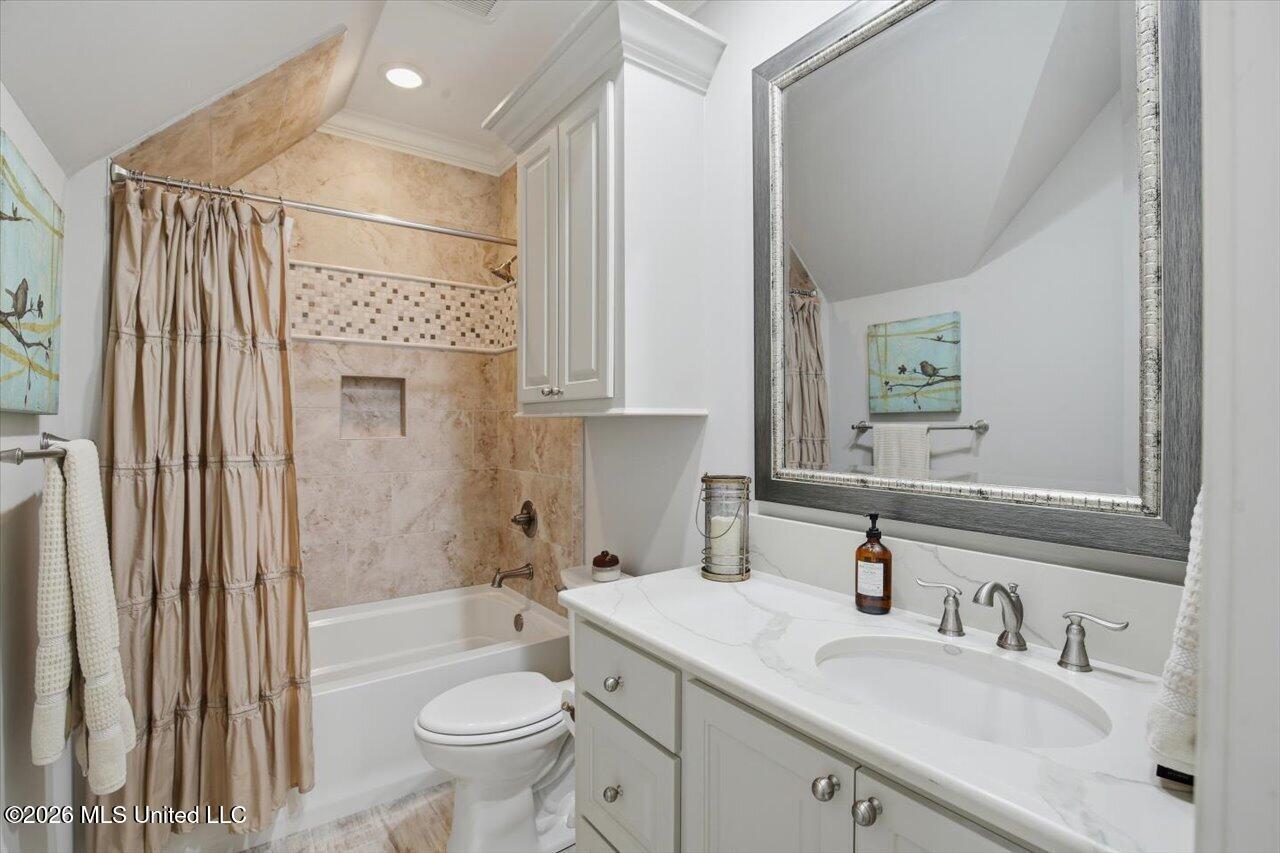 103 Lakeshore Cove Property Photo 32