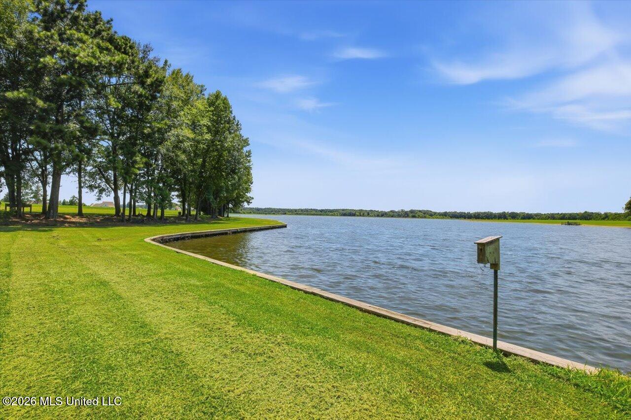 103 Lakeshore Cove Property Photo 44