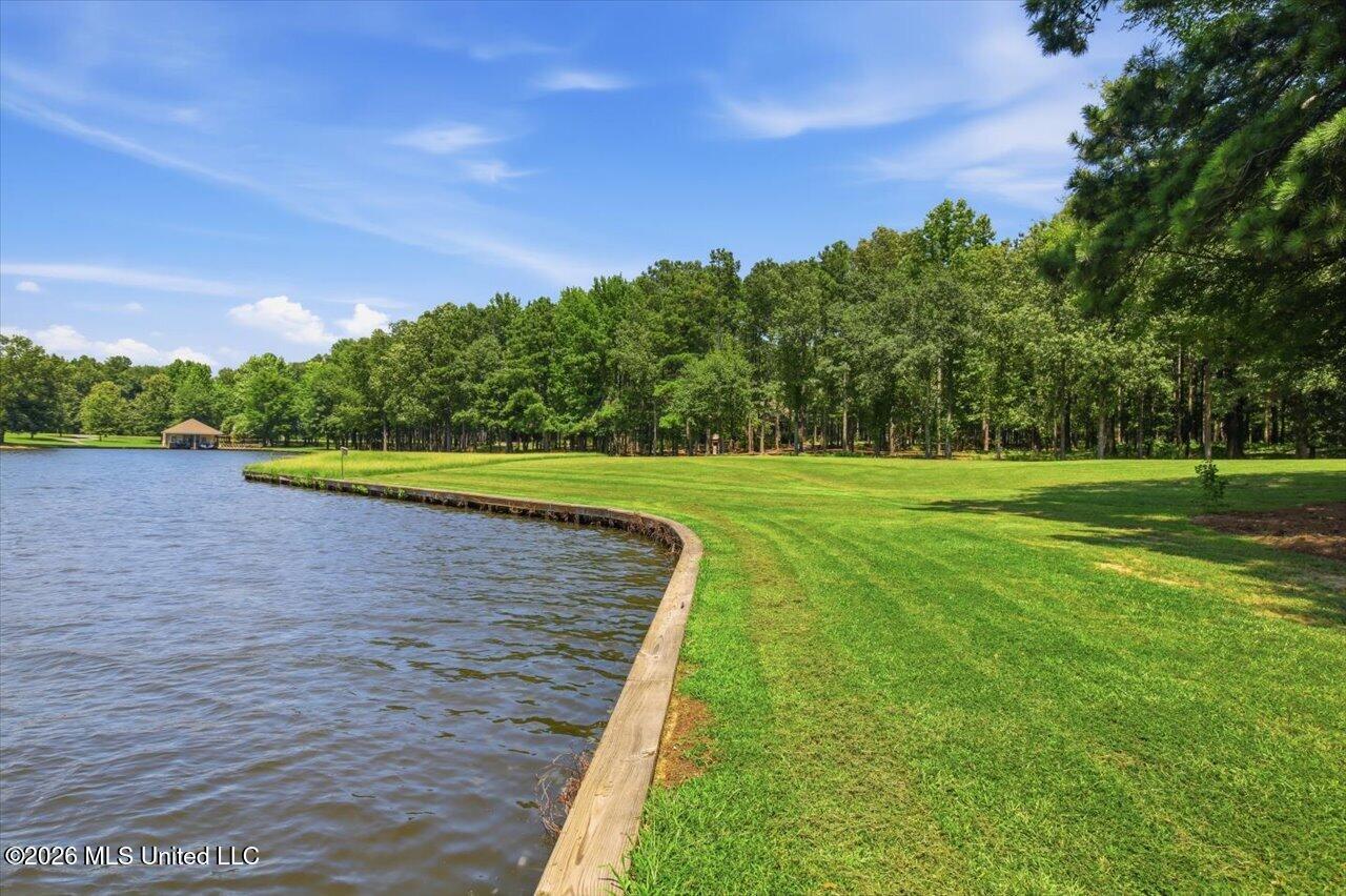 103 Lakeshore Cove Property Photo 46