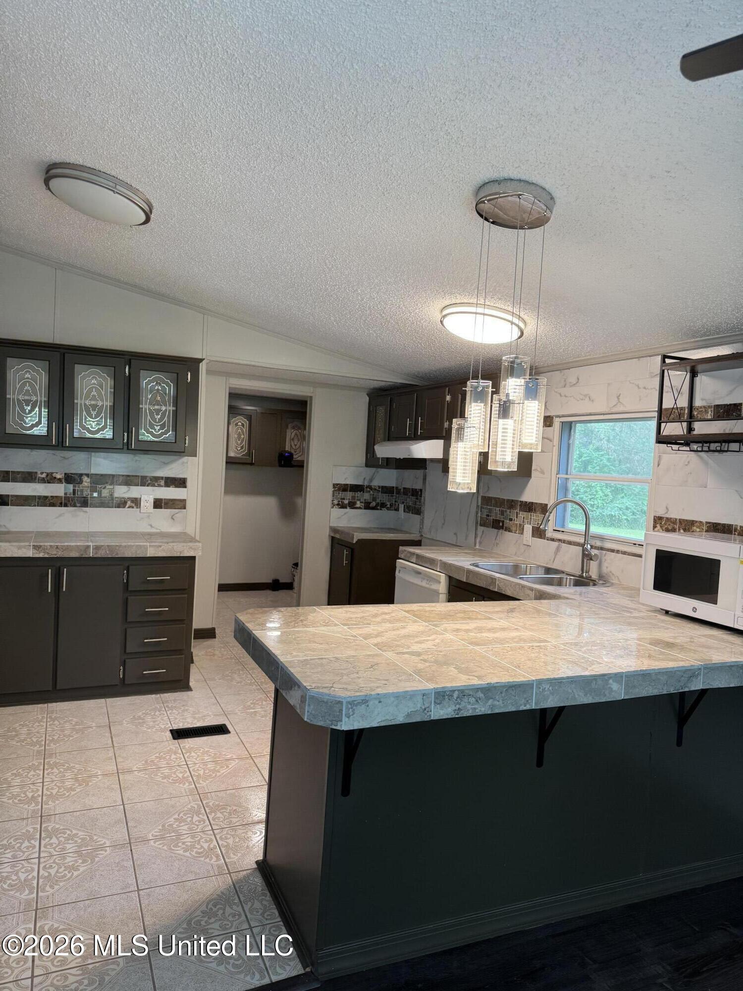 88 Embry Road Property Photo 4