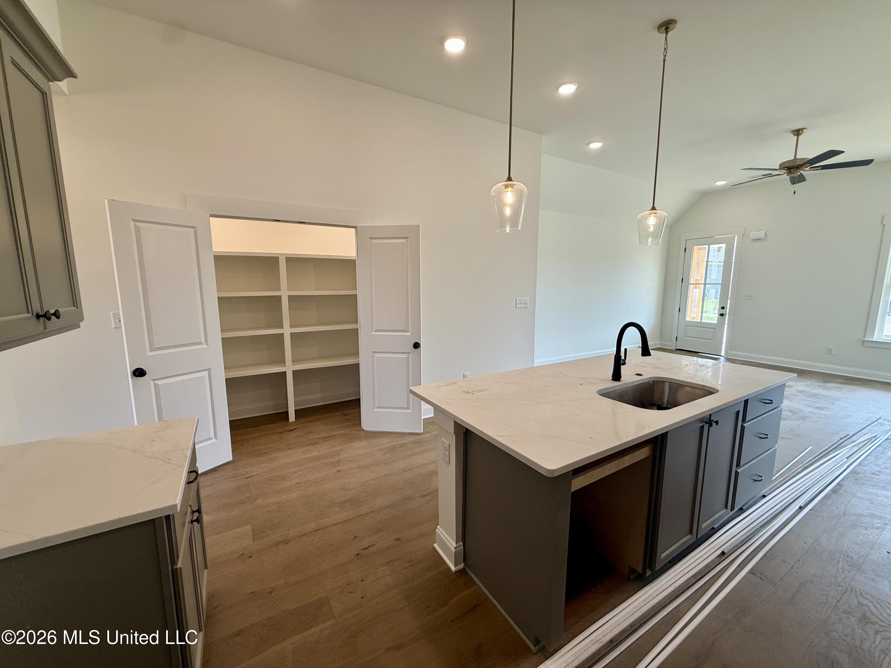 807 Quitman Court Property Photo 7
