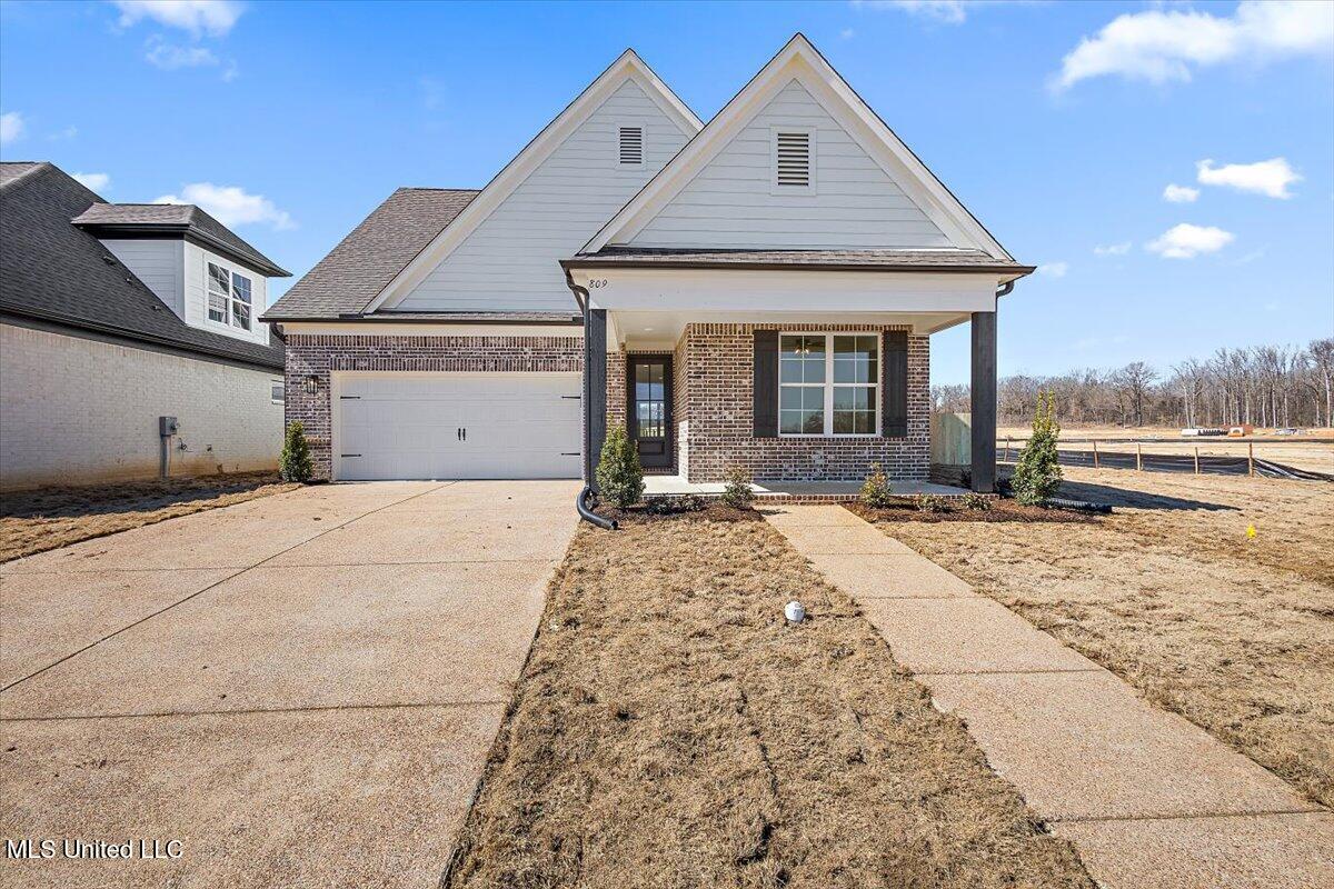 815 Quitman Court Property Photo 5