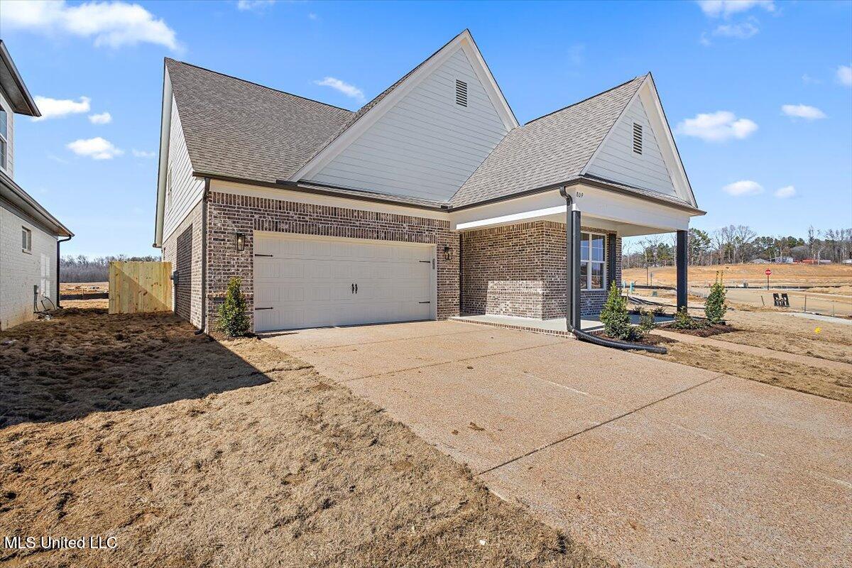 815 Quitman Court Property Photo 6
