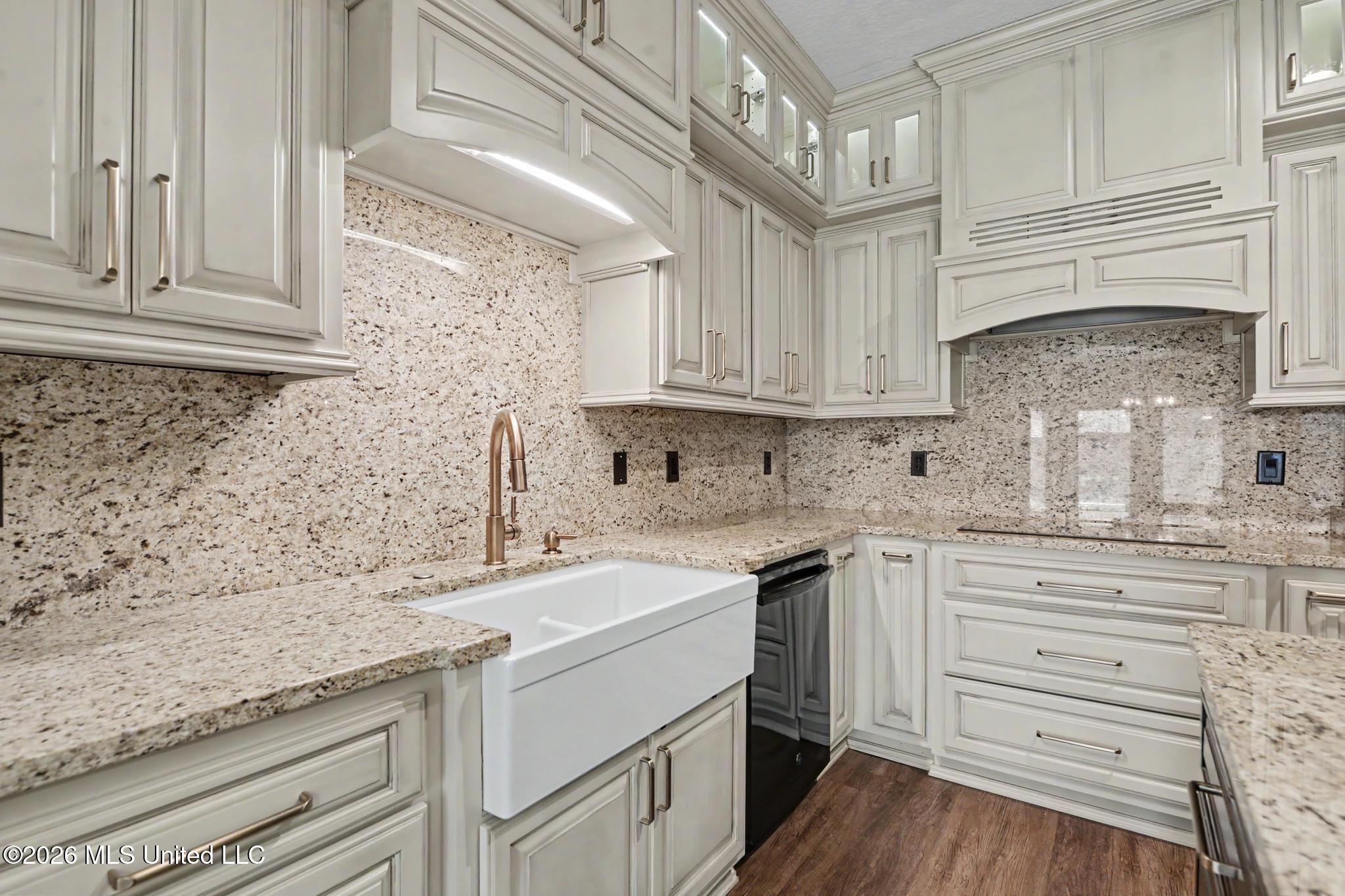 7504 Park Ridge Drive Property Photo 14