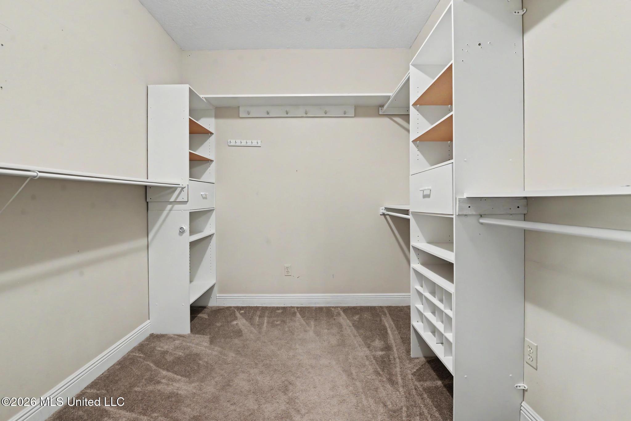 7504 Park Ridge Drive Property Photo 21