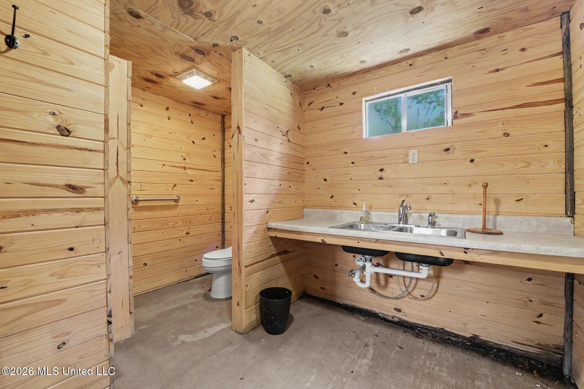 7504 Park Ridge Drive Property Photo 53