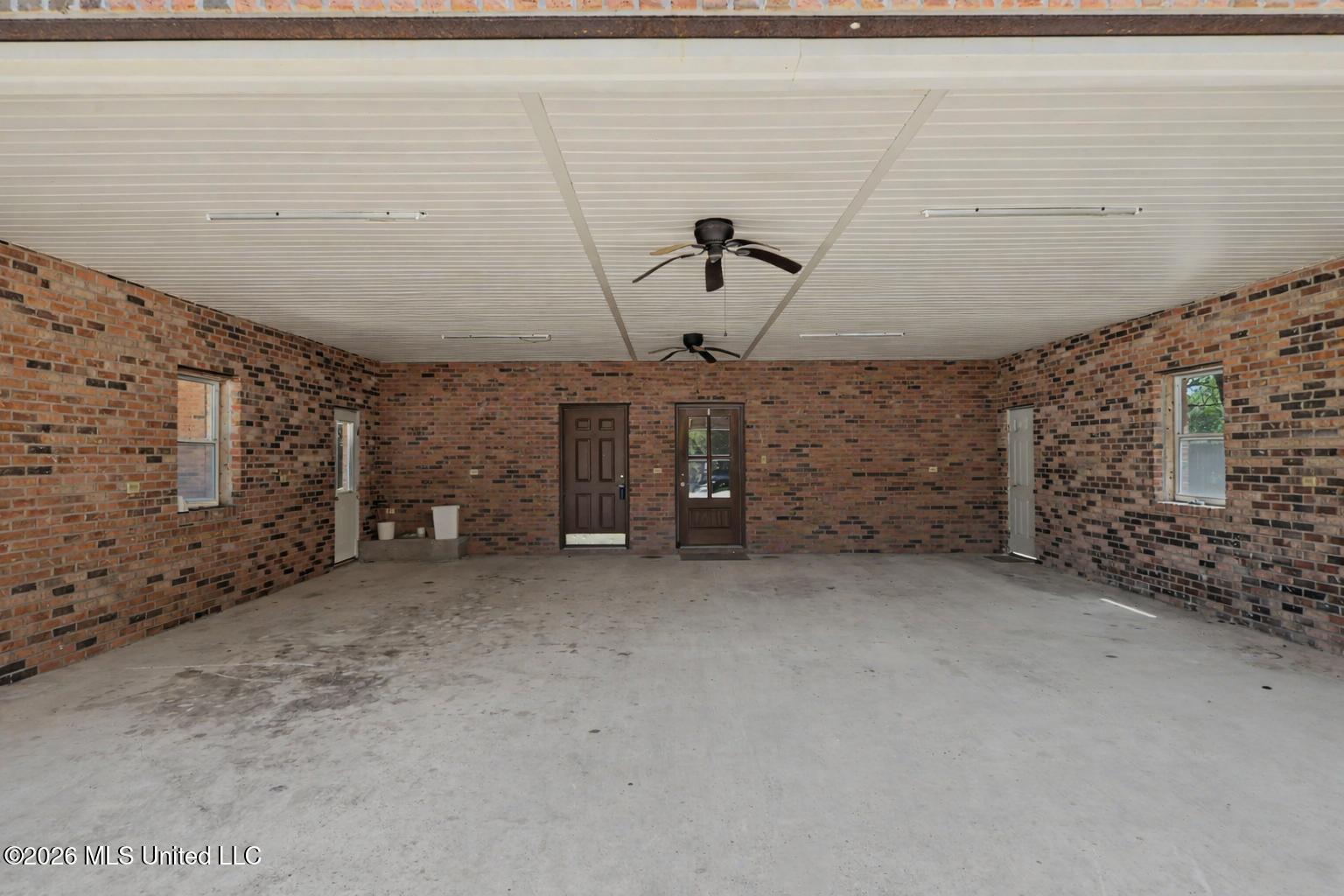 7504 Park Ridge Drive Property Photo 57