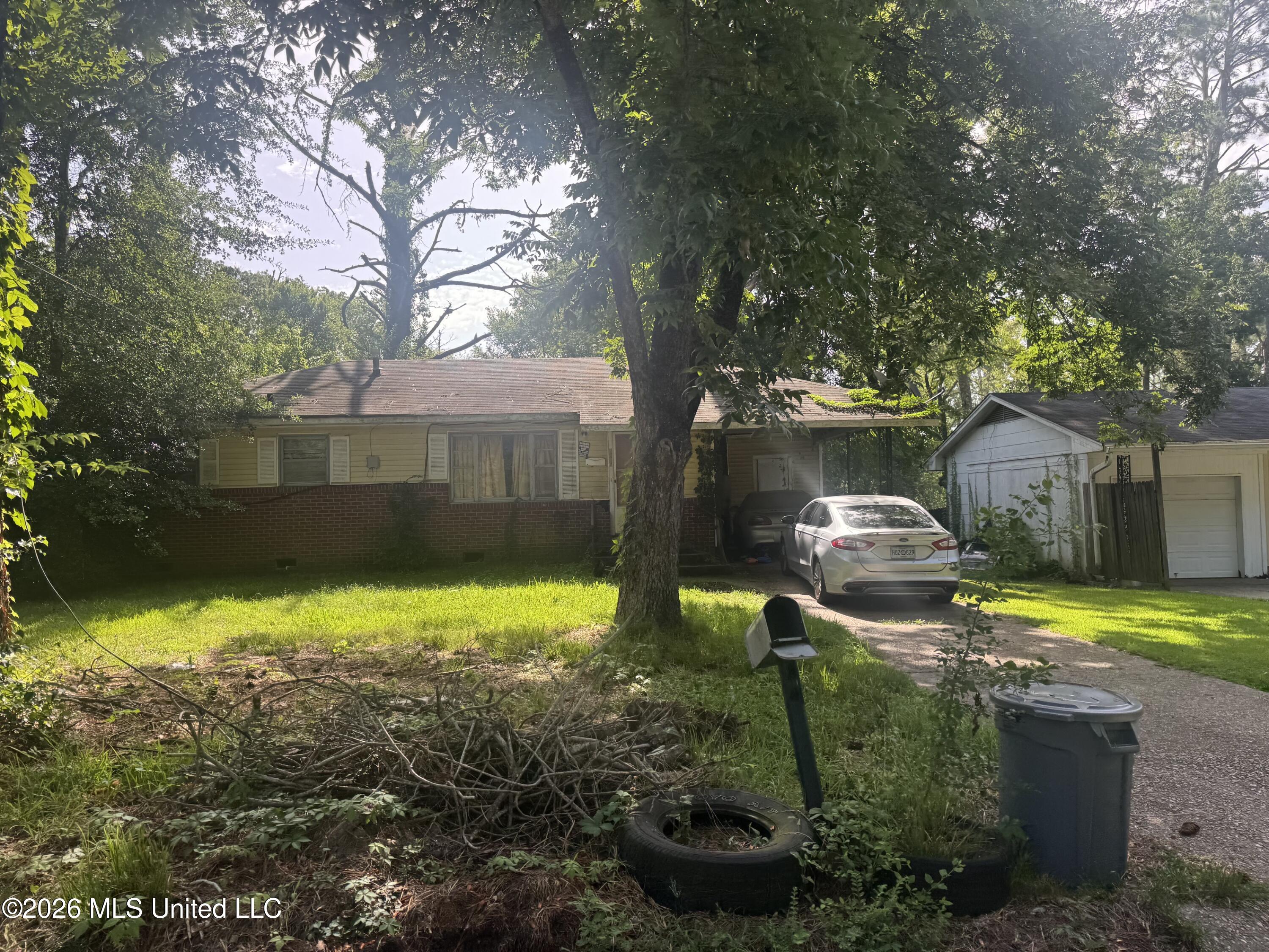 2826 Tara Road Property Photo 1