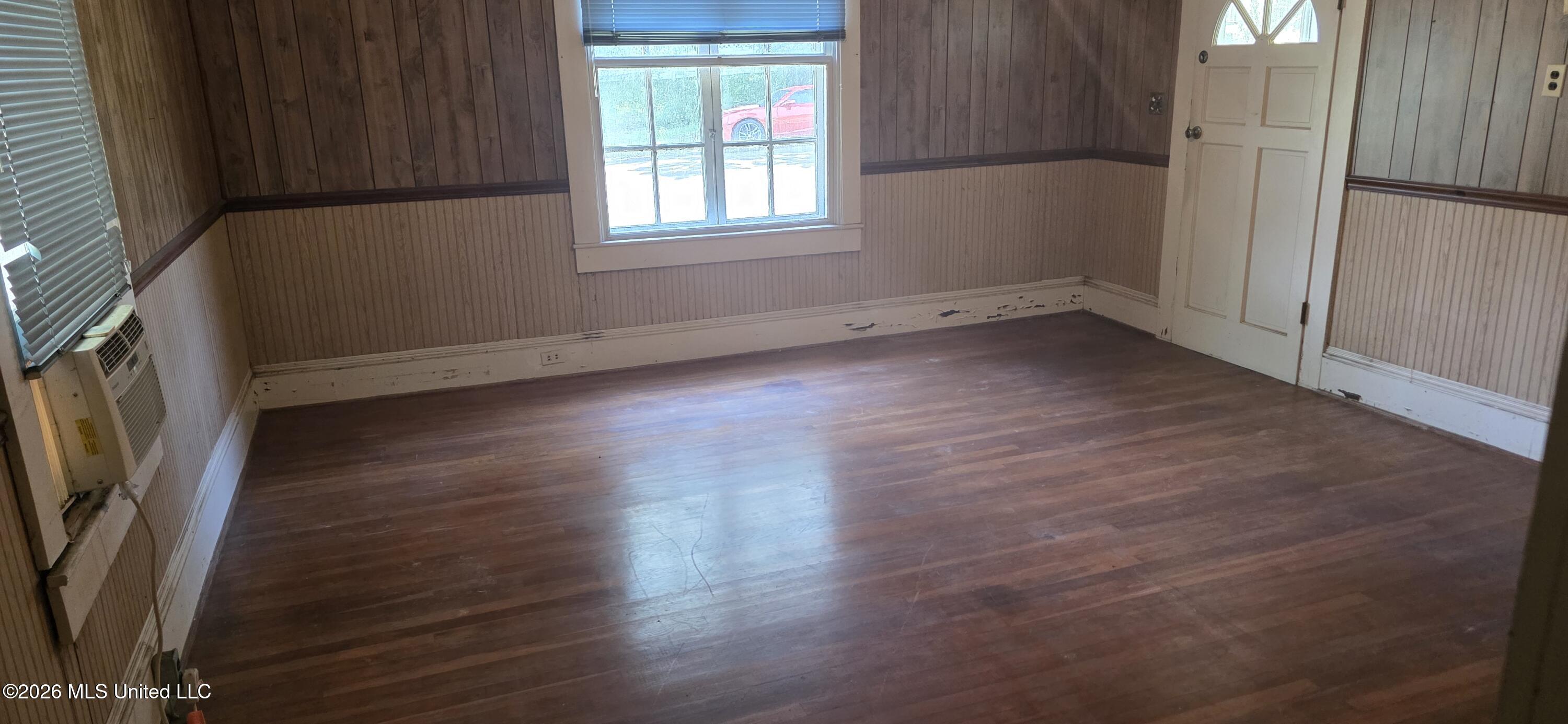 425 Cameron Street Property Photo 5