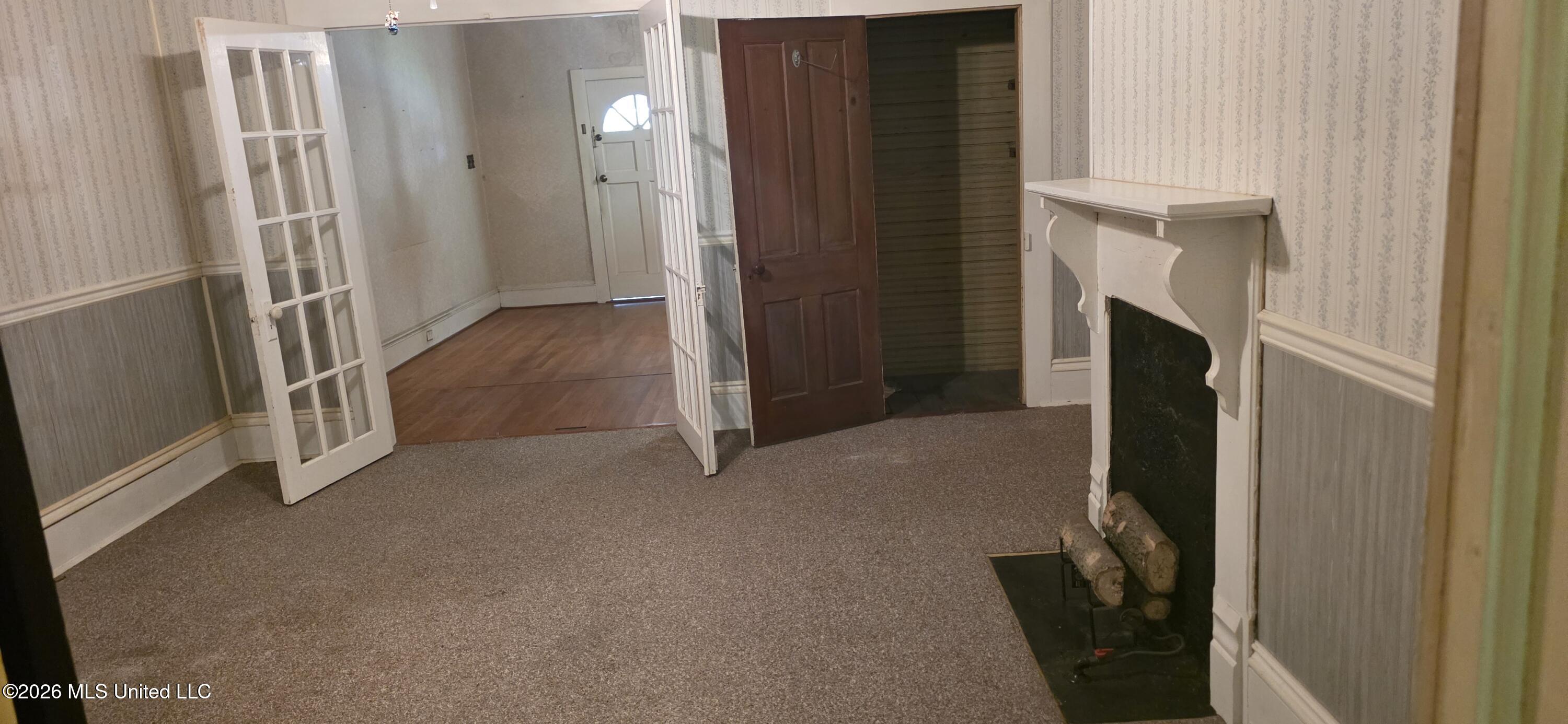 425 Cameron Street Property Photo 8