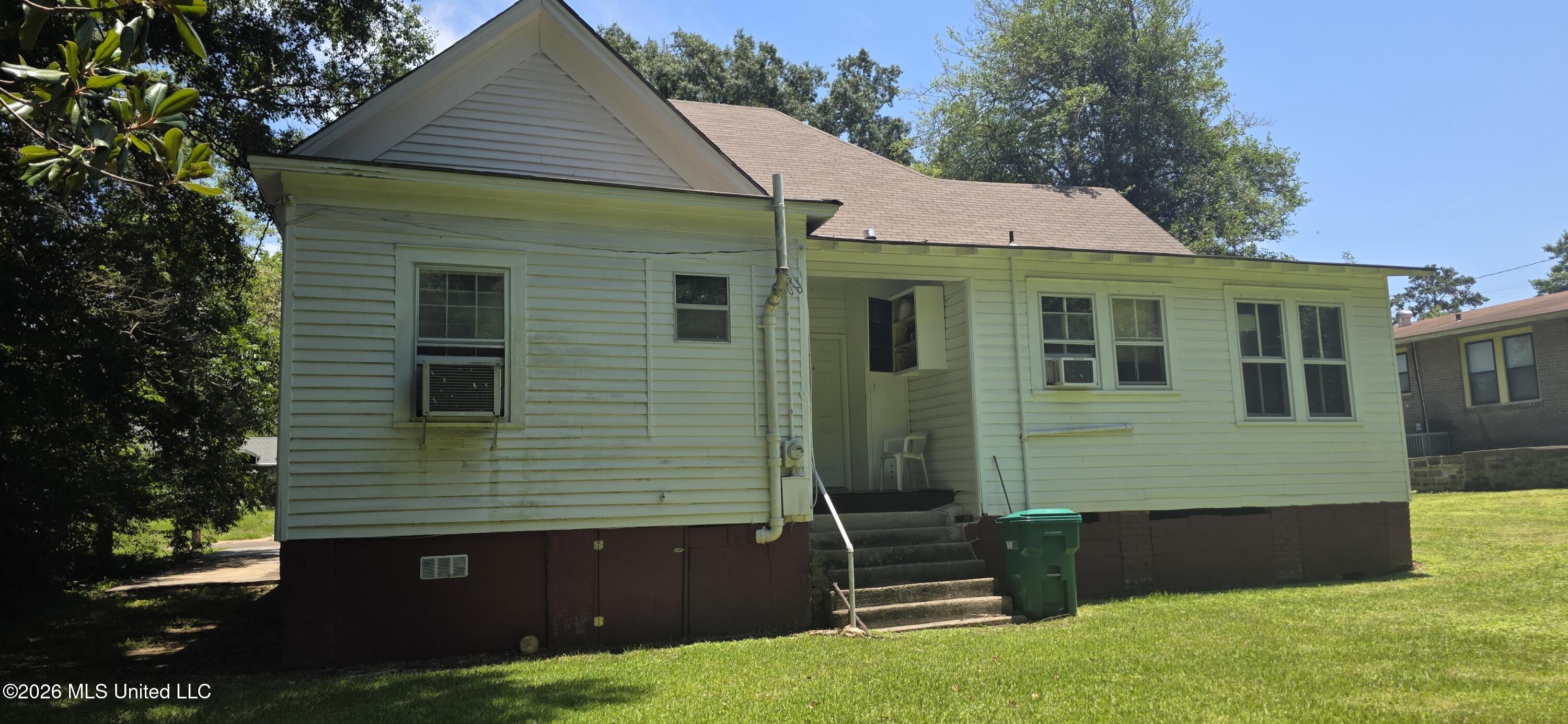 425 Cameron Street Property Photo 10