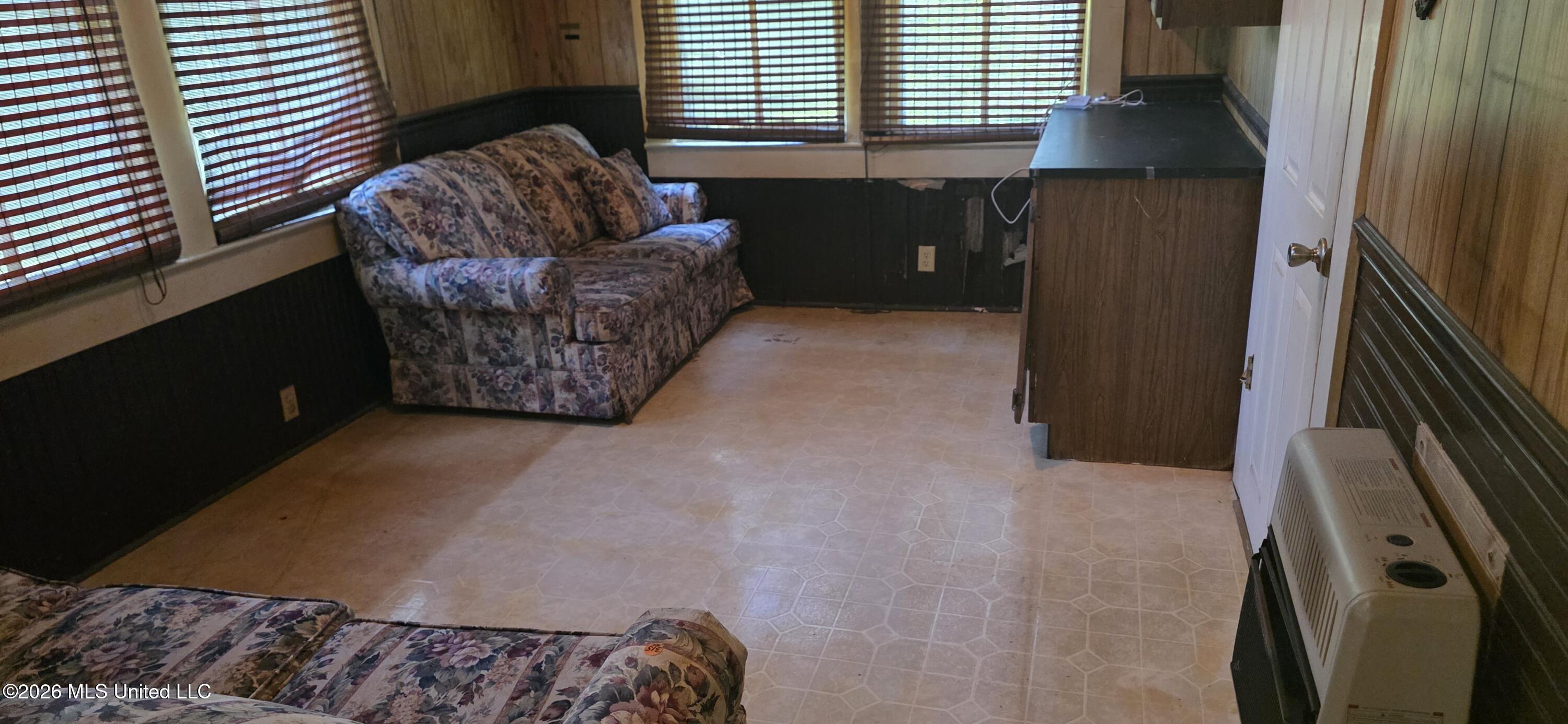 425 Cameron Street Property Photo 11