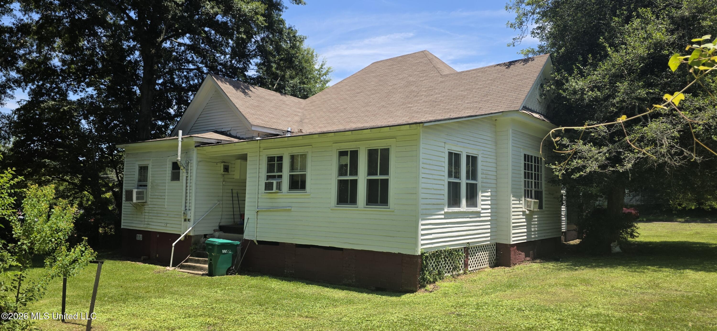 425 Cameron Street Property Photo 13
