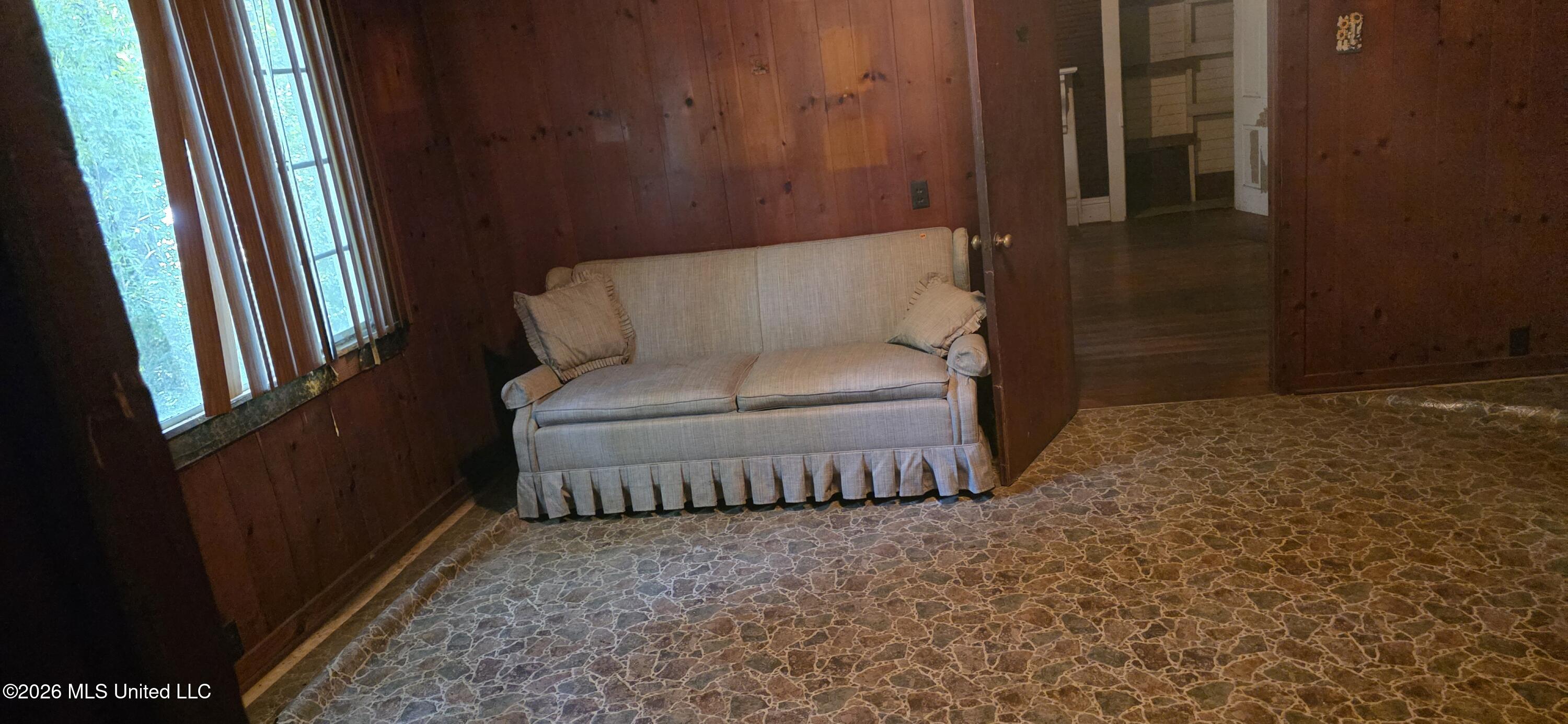 425 Cameron Street Property Photo 45