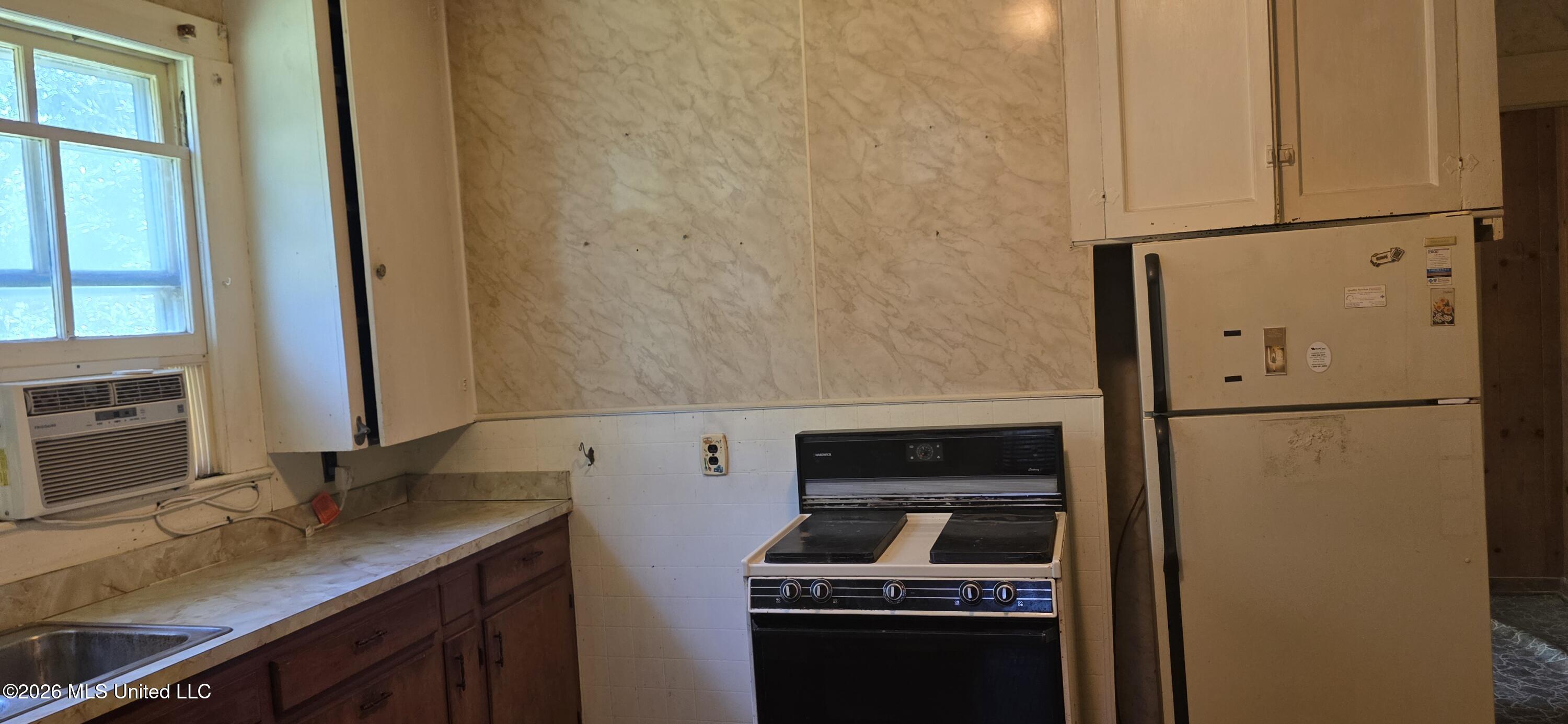 425 Cameron Street Property Photo 46
