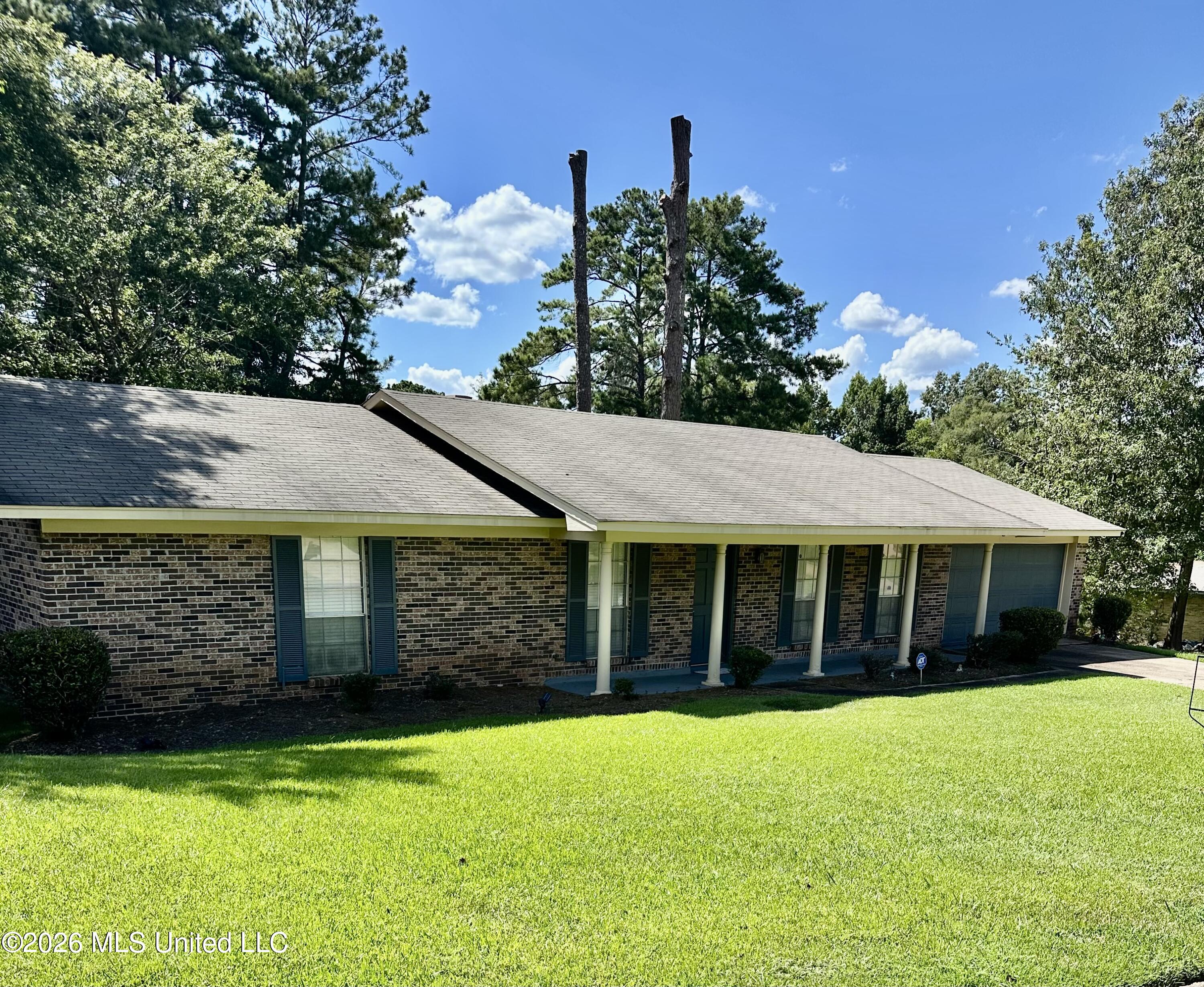 321 Sharon Hills Drive Property Photo 1