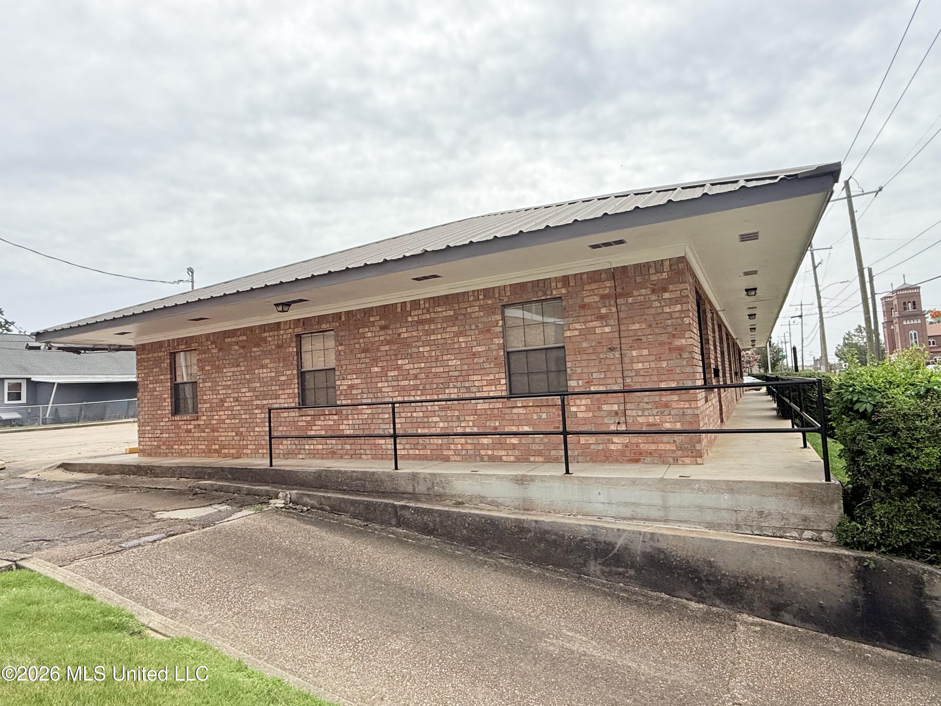 604 Delaware Avenue Property Photo 26