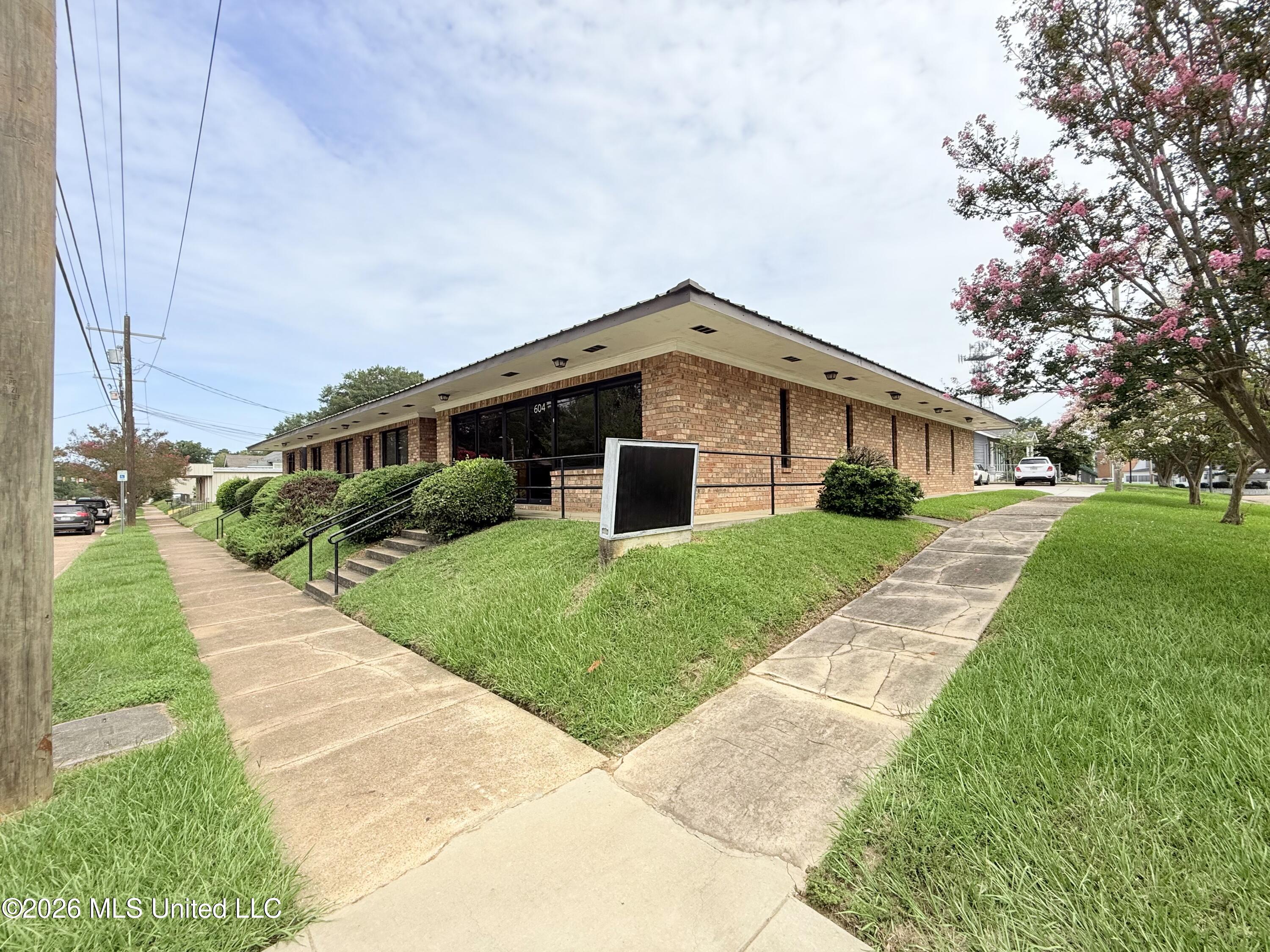 604 Delaware Avenue Property Photo 30