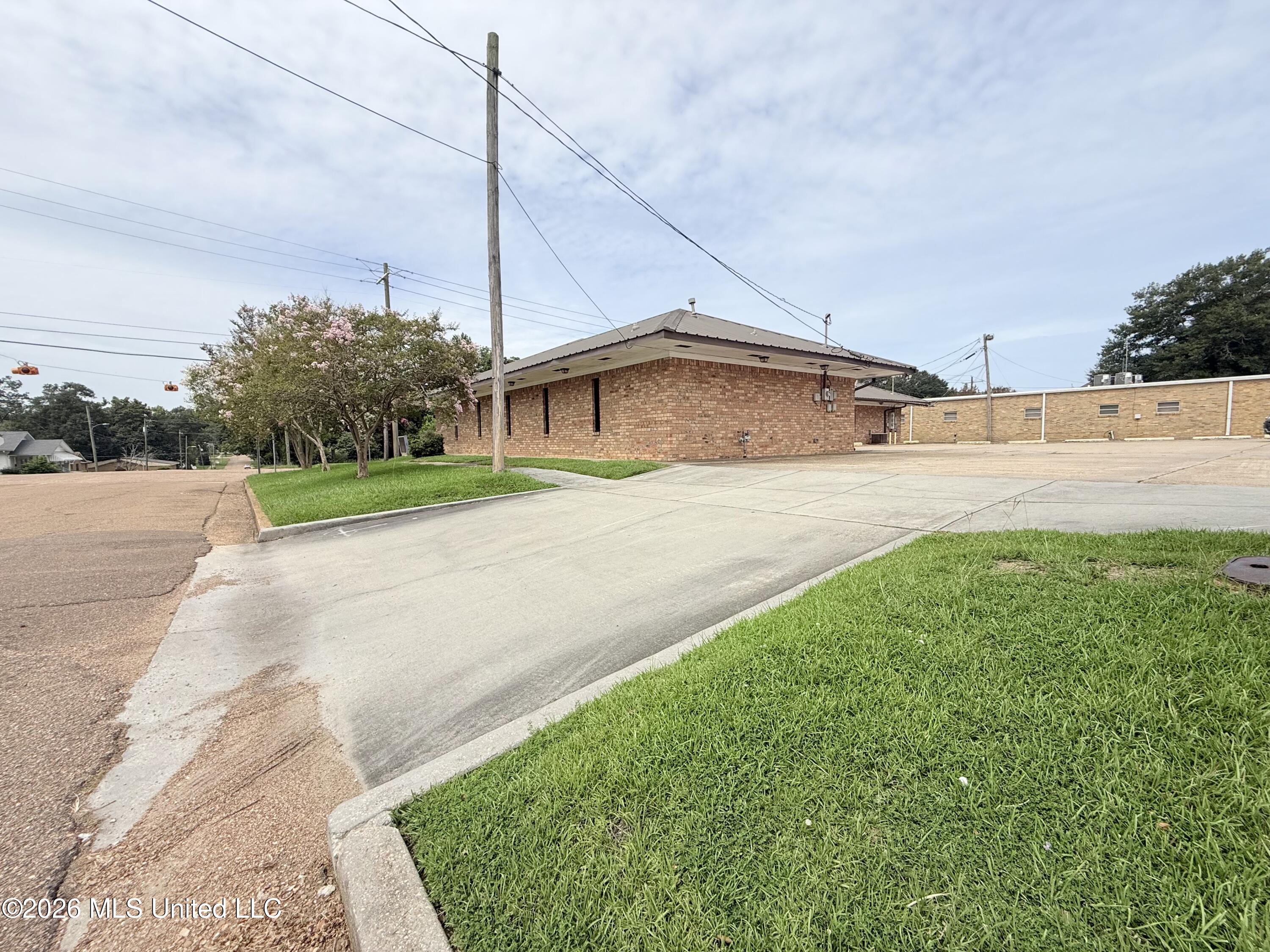 604 Delaware Avenue Property Photo 32