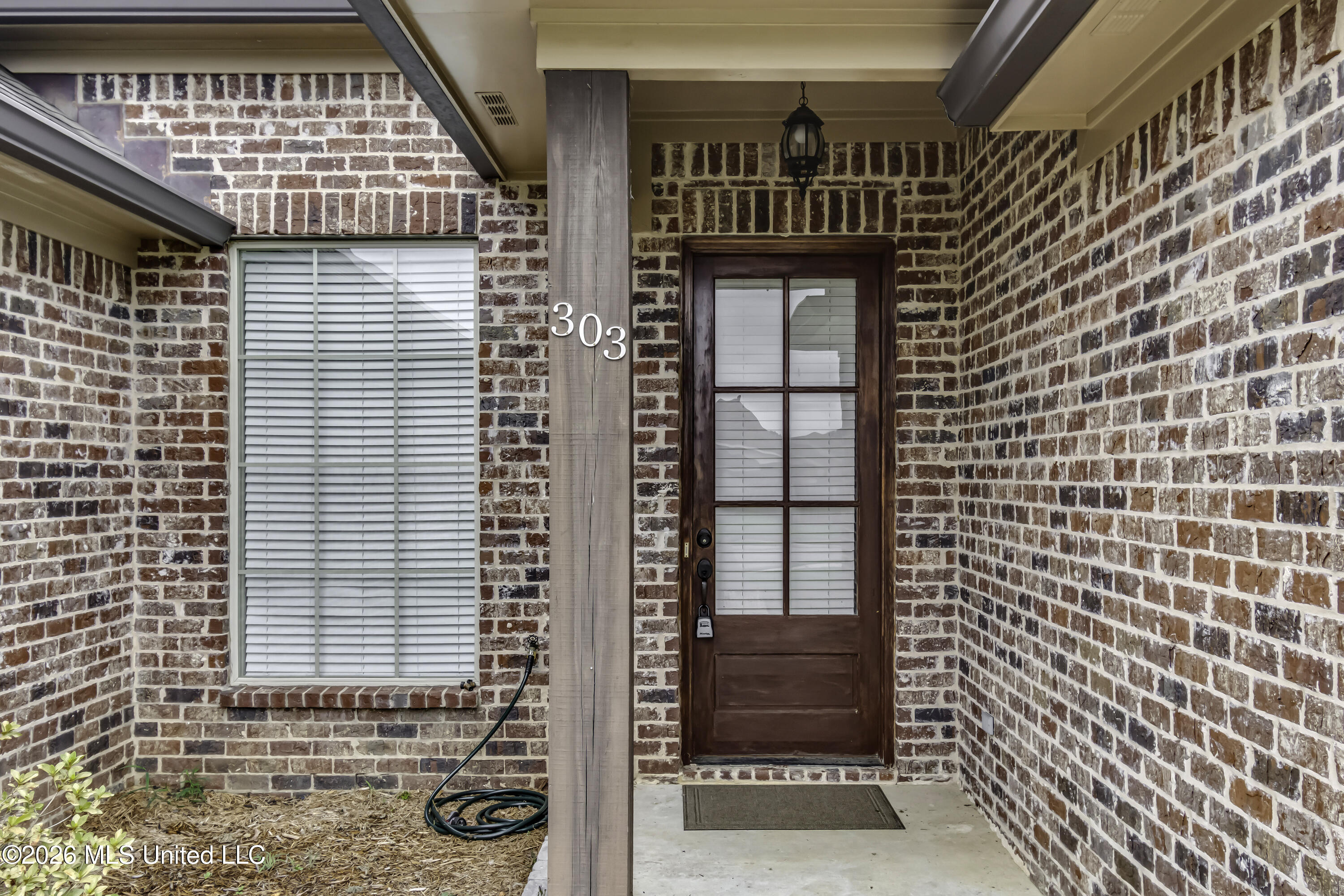 303 Ridge Pointe Drive Property Photo 1